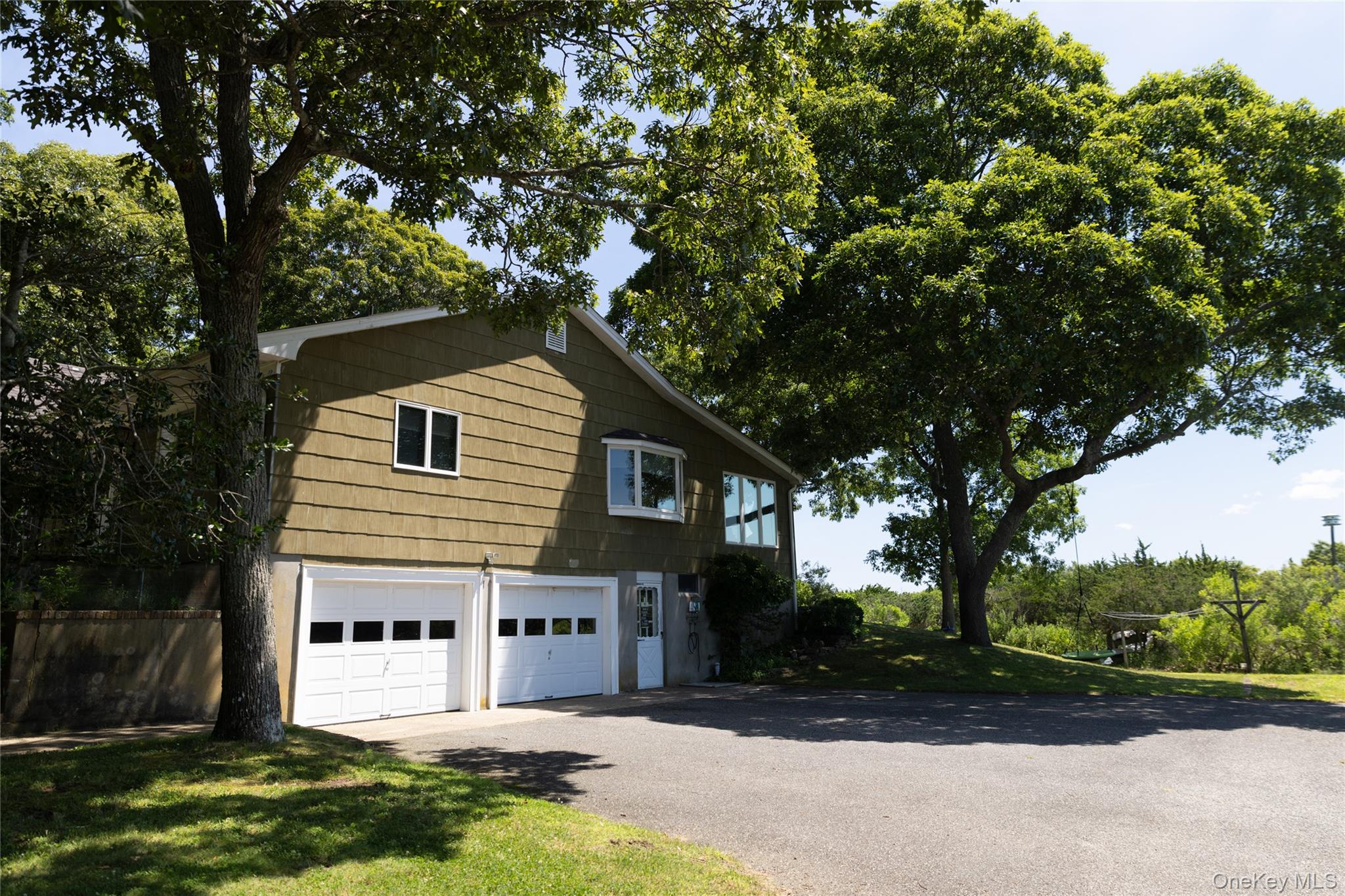 2795 Arrowhead Lane – For Sale
