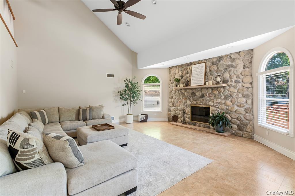 15 Teal Crescent – For Sale photo 10