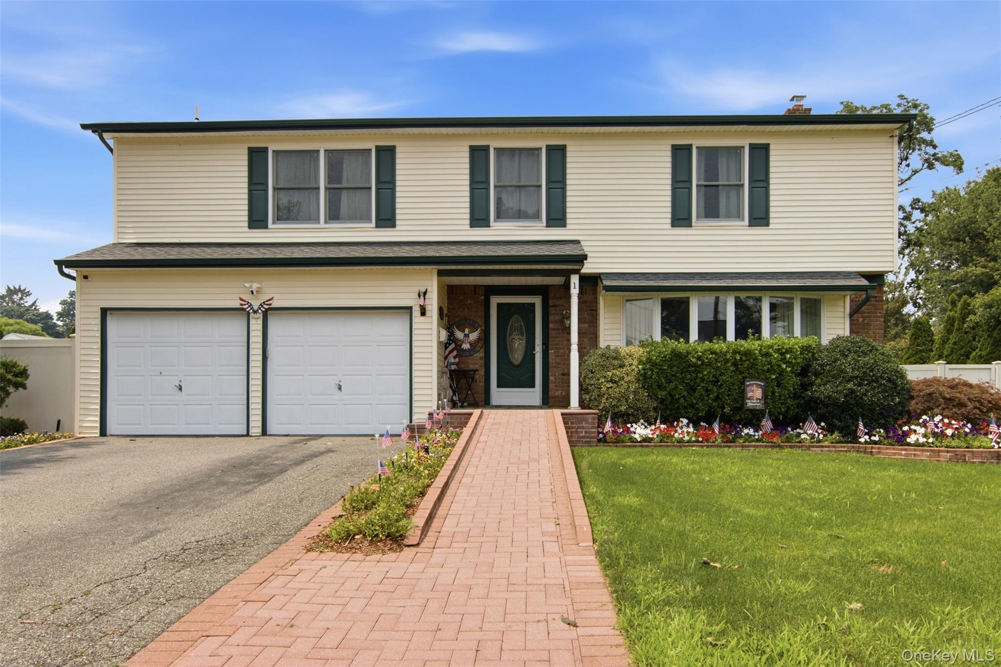1 Geoffrey Avenue – For Sale photo 4
