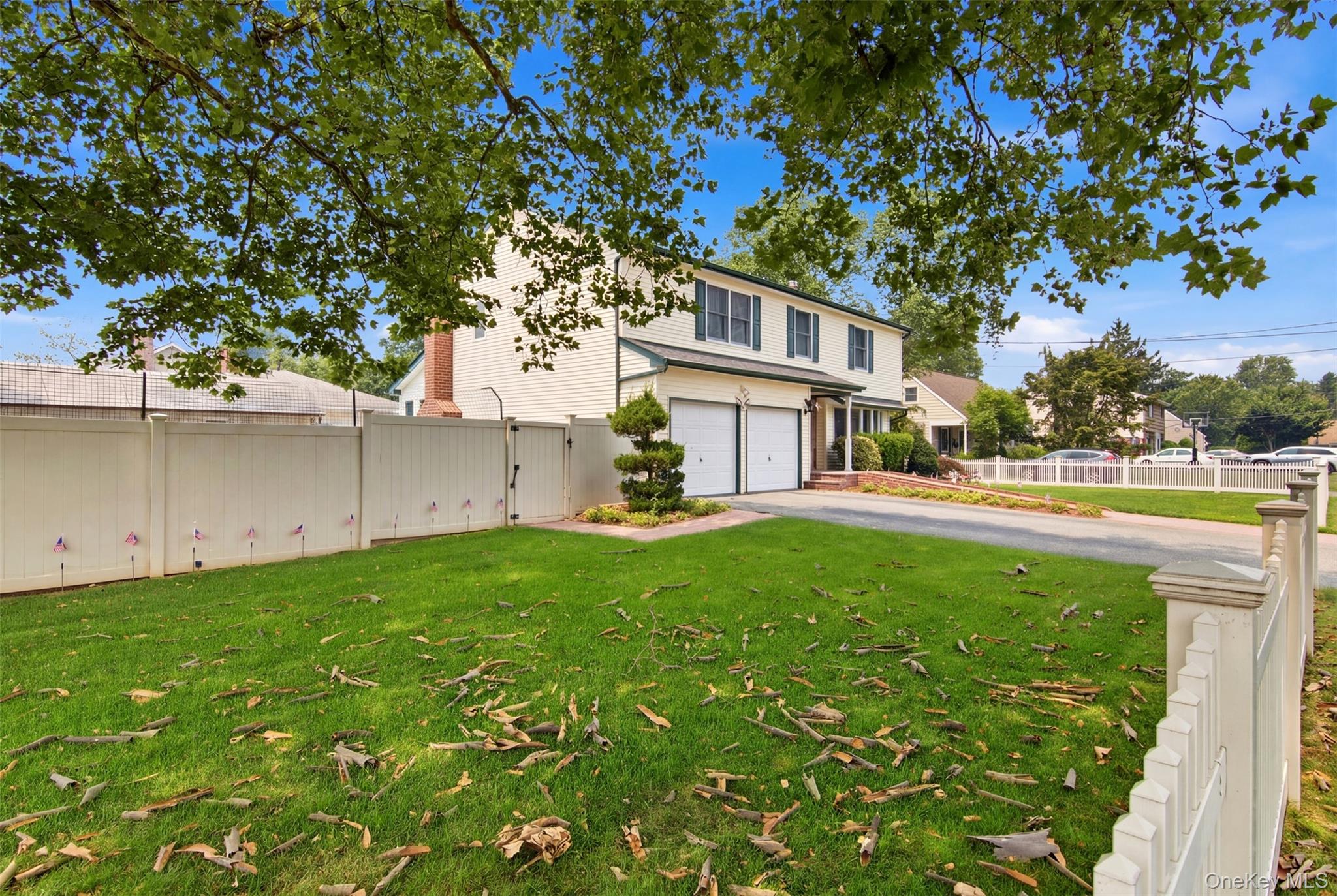 1 Geoffrey Avenue – For Sale photo 5