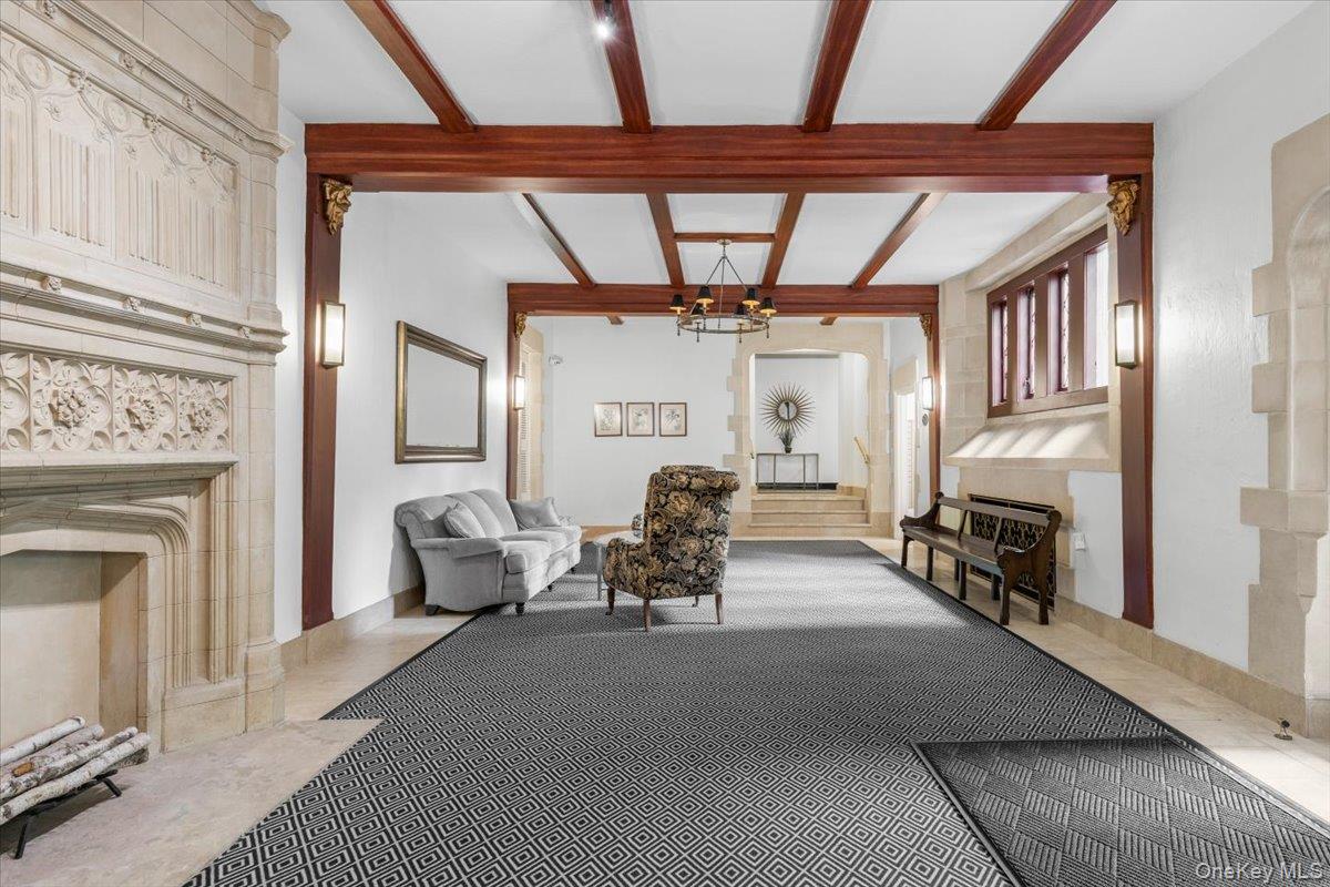 250 Bronxville Road, Unit 4H photo 2