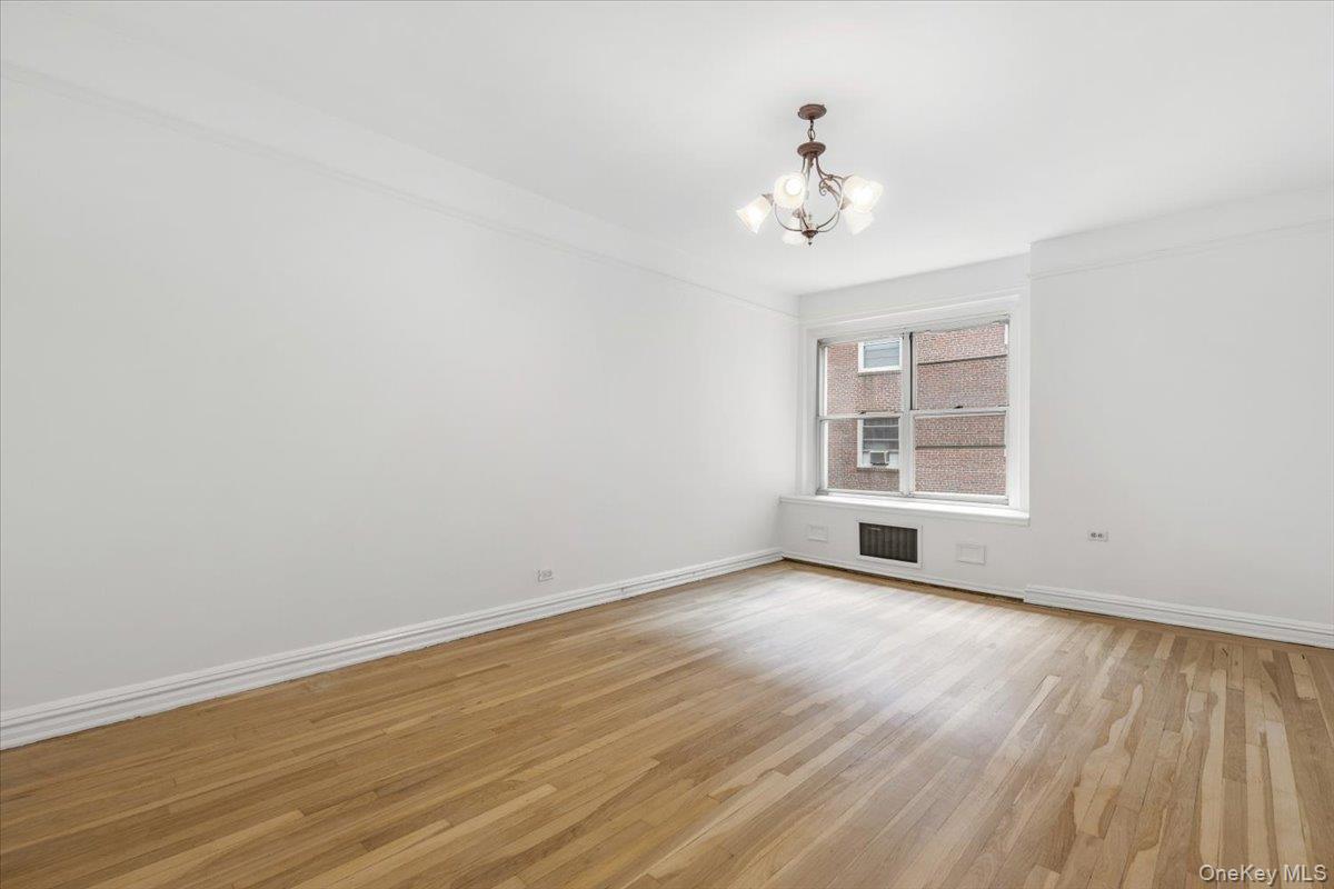 250 Bronxville Road, Unit 4H photo 12