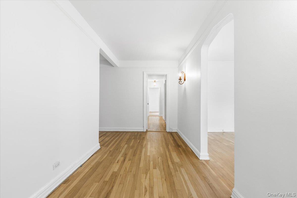 250 Bronxville Road, Unit 4H photo 5