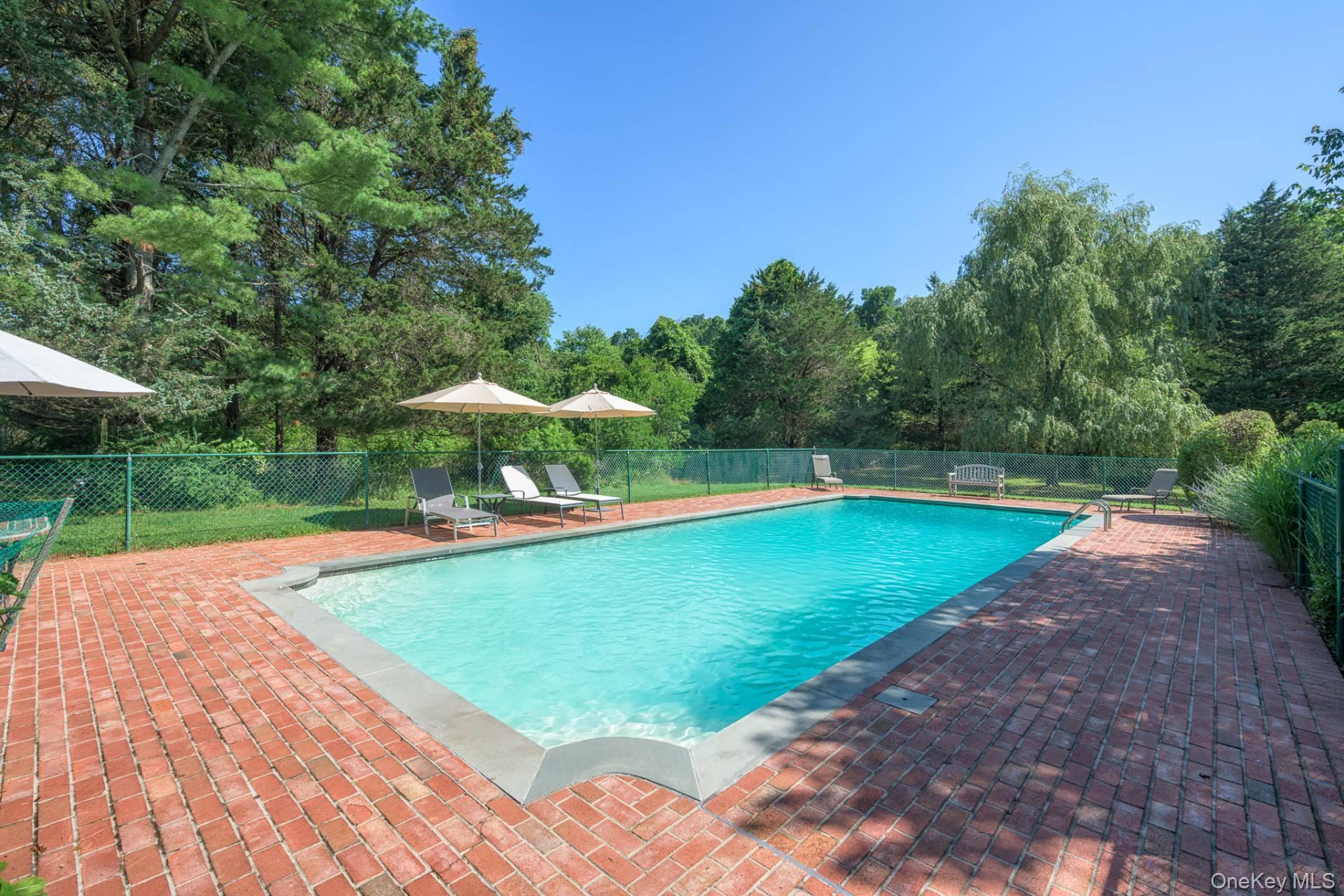 2527 Deerfield Road – For Sale photo 2