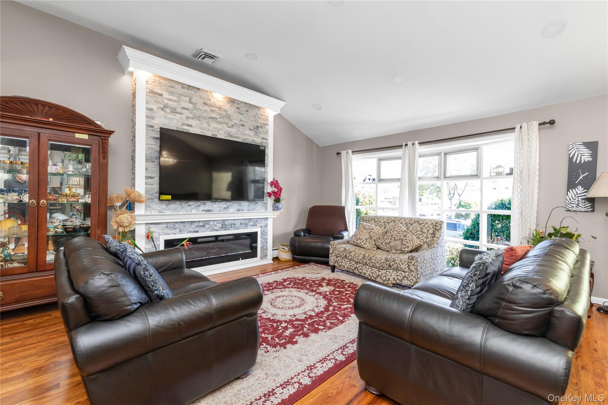 80 Rosalie Court – For Sale photo 3