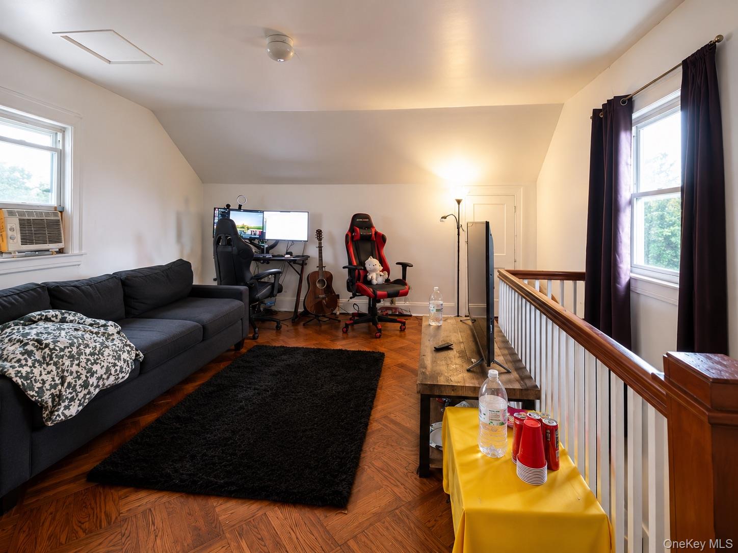 100-49 198th Street – For Sale photo 9