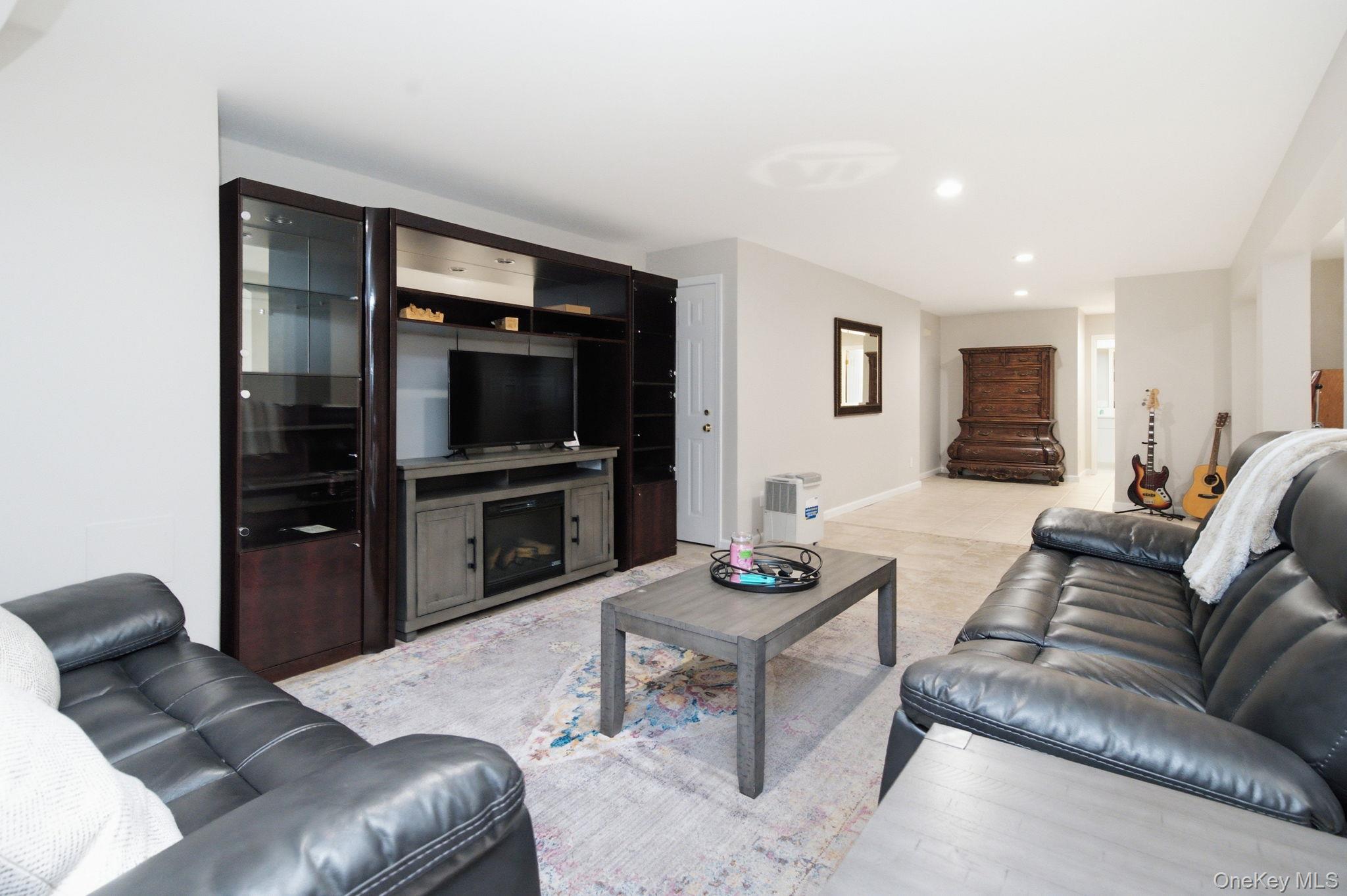 15 Ellis Drive, Unit 13 photo 27