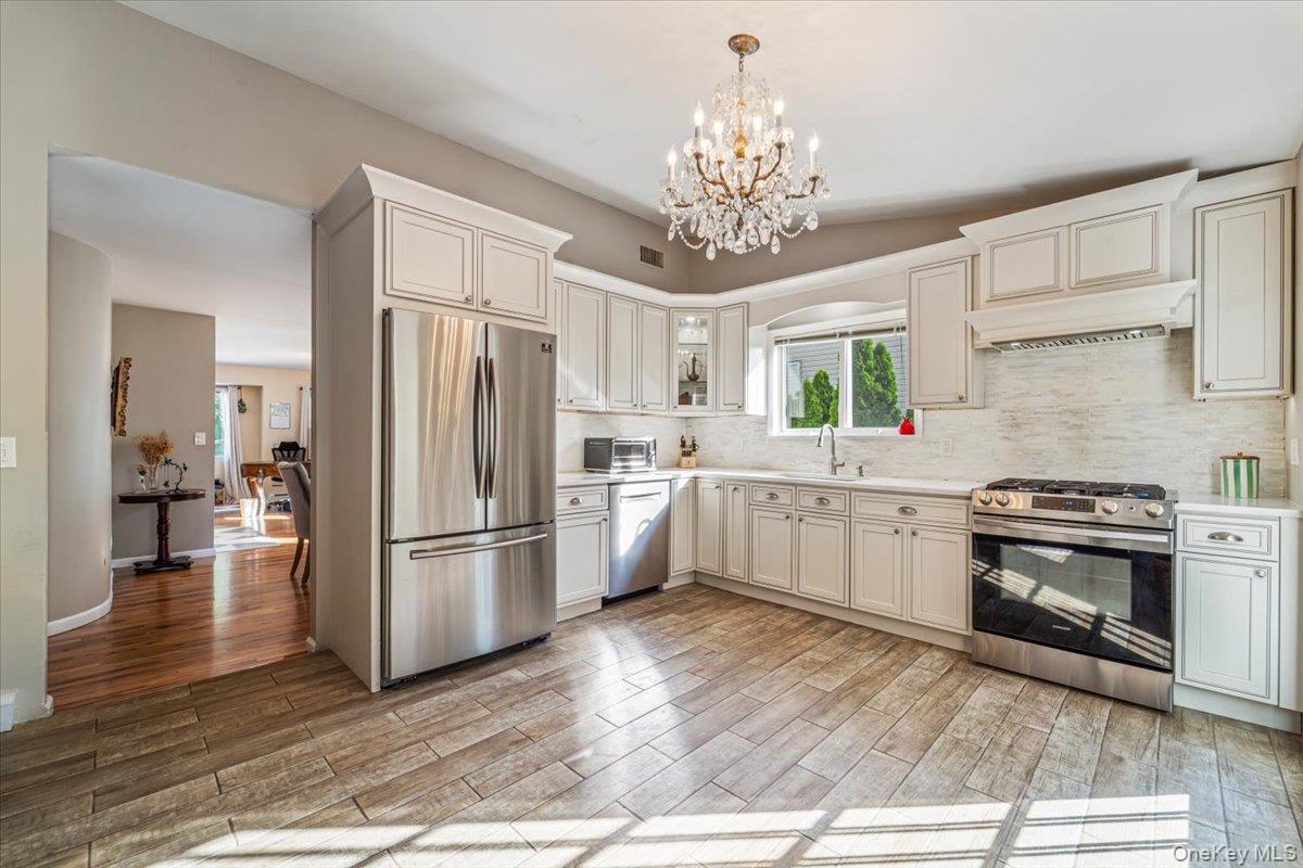 70 Manor Drive – For Sale photo 10