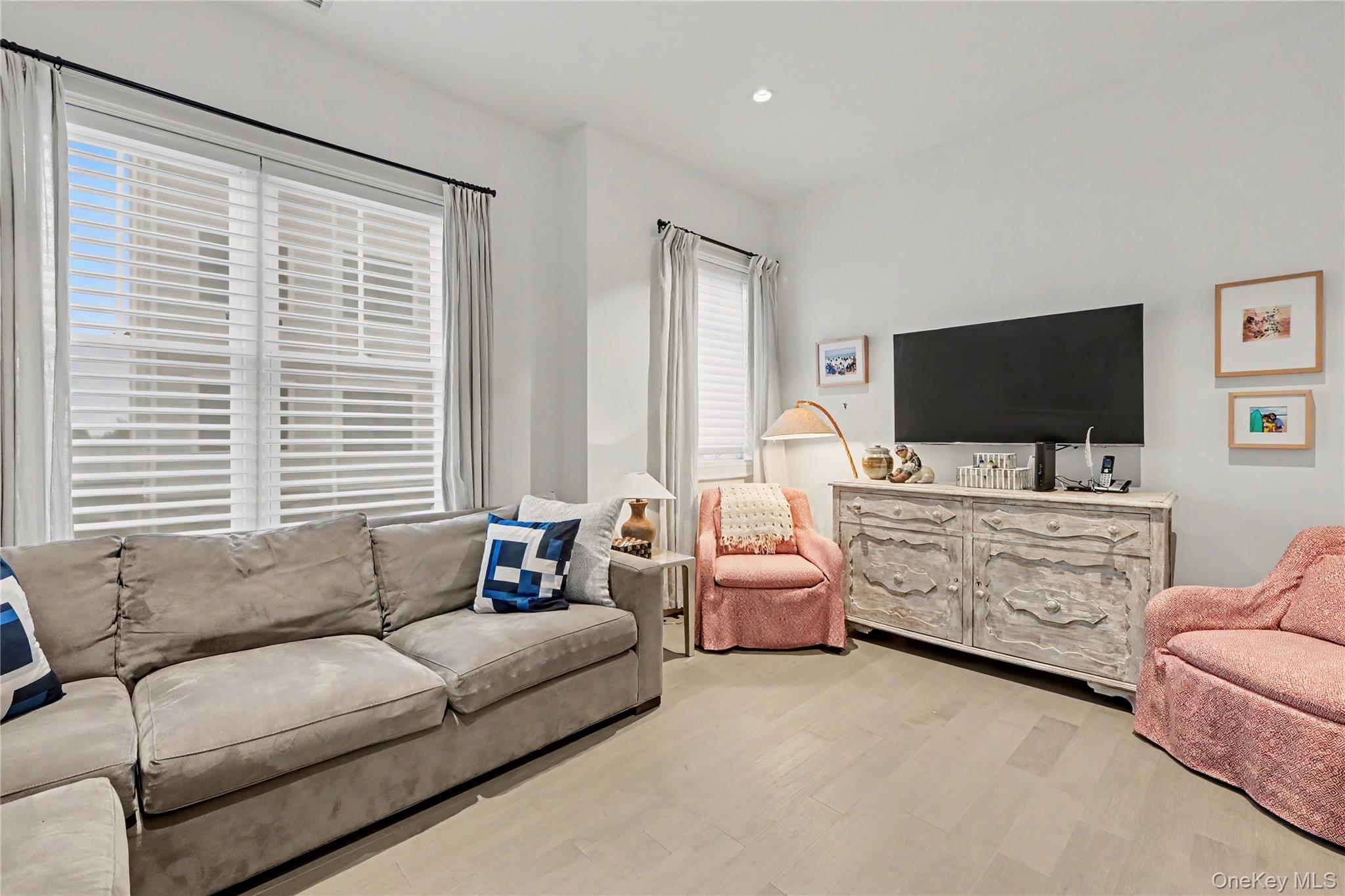 740 Davenport Avenue, Unit 1 photo 32