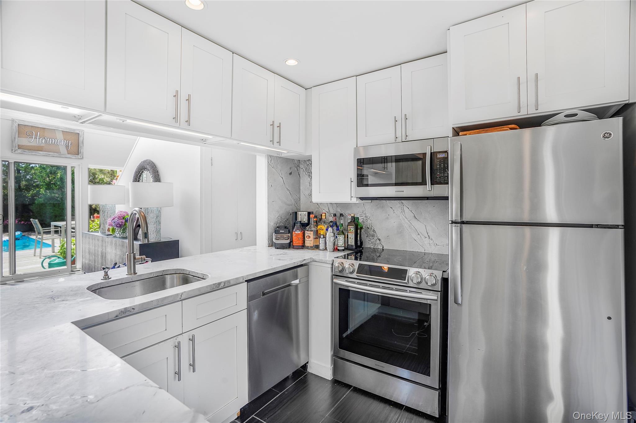 77 Bay Walk – For Sale photo 2