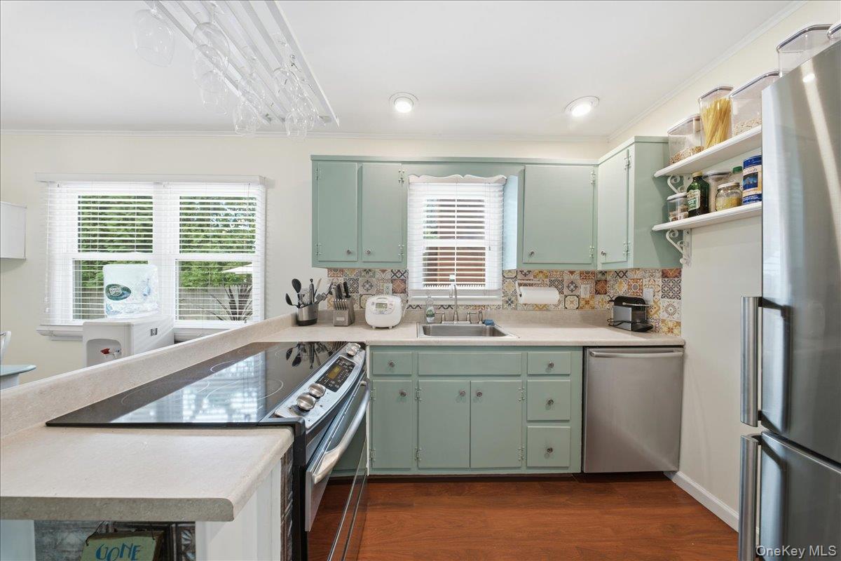 10 Graham Road – For Sale photo 18