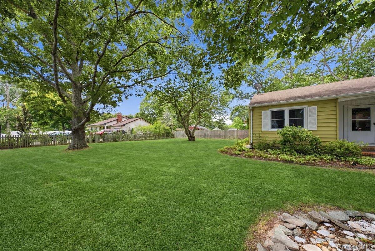 10 Graham Road – For Sale photo 4