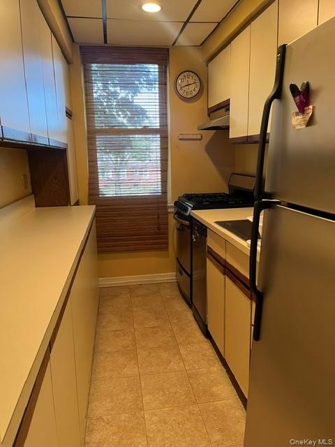 275 Maple Ave, Unit B5 photo 4
