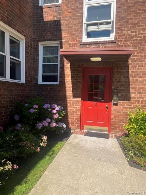 275 Maple Ave, Unit B5 photo 2