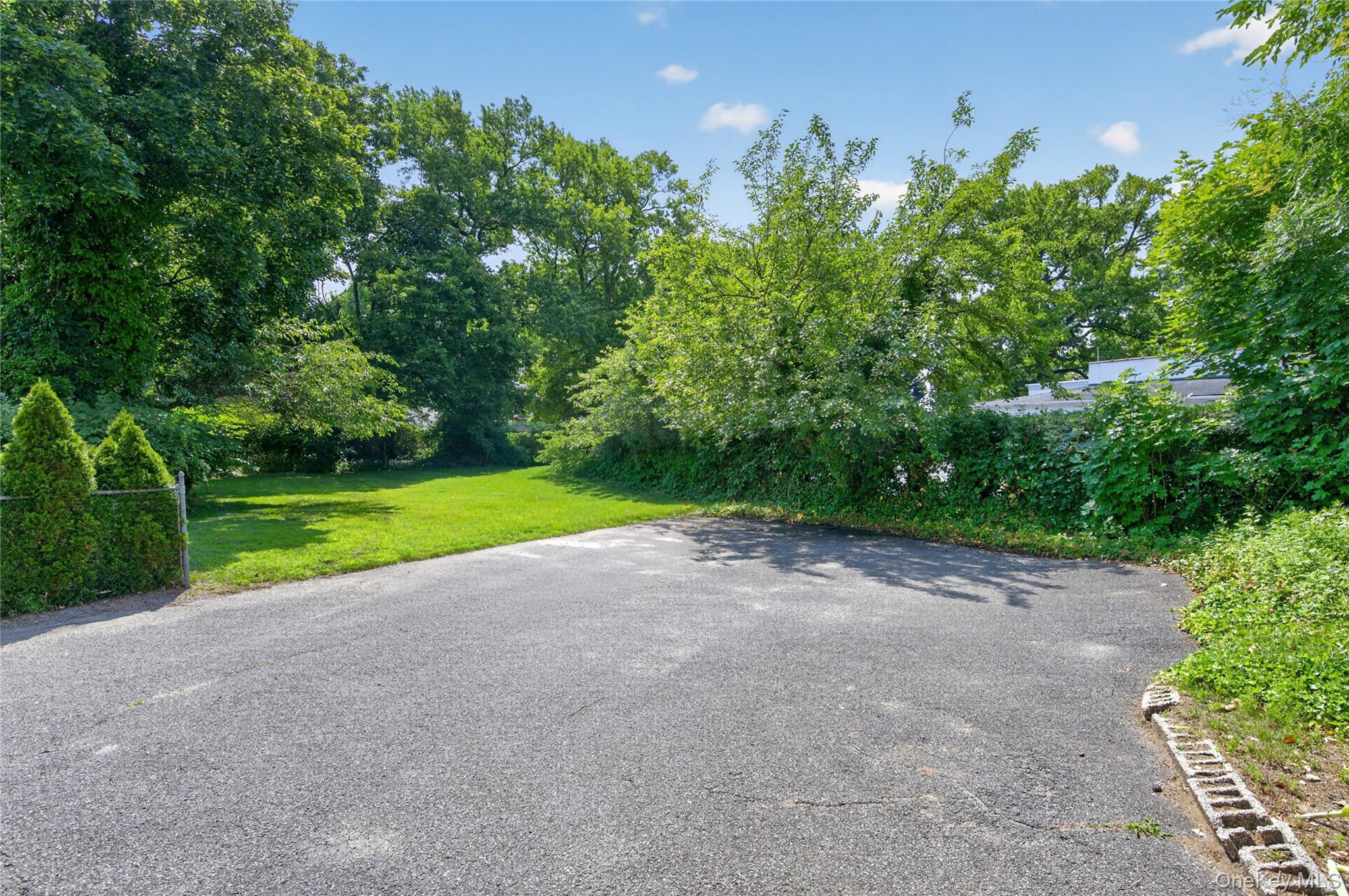 143 Searingtown Road – For Sale photo 8