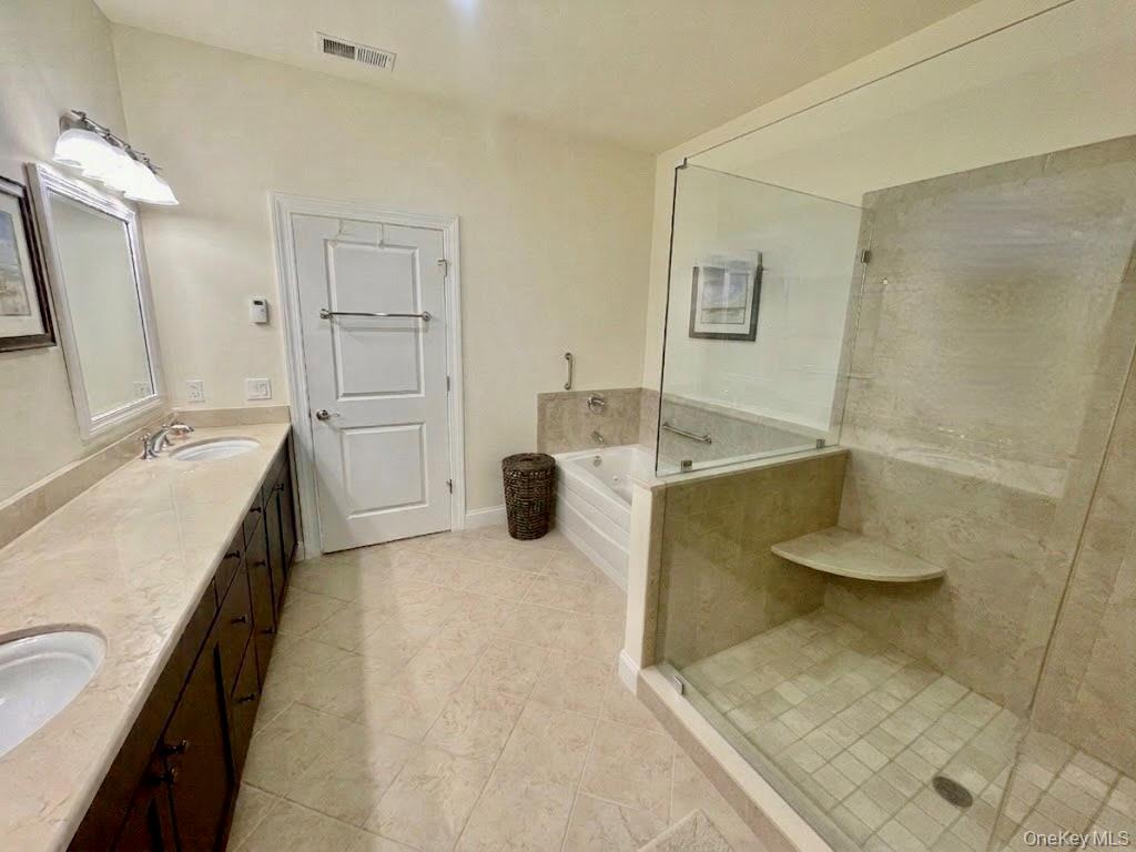 10 Maggie May Way – For Sale photo 8