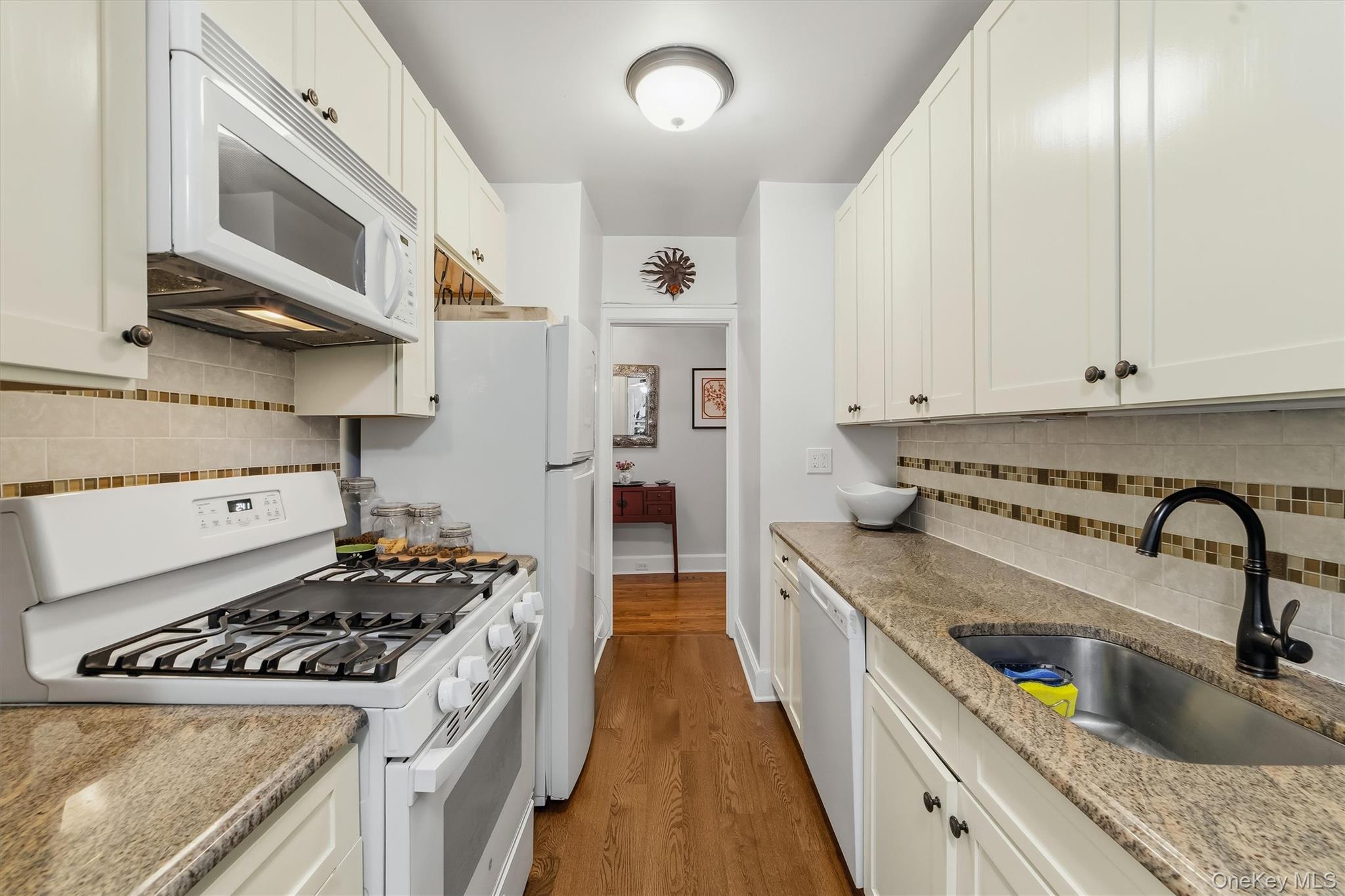 294 Bronxville Road, Unit 1F photo 15