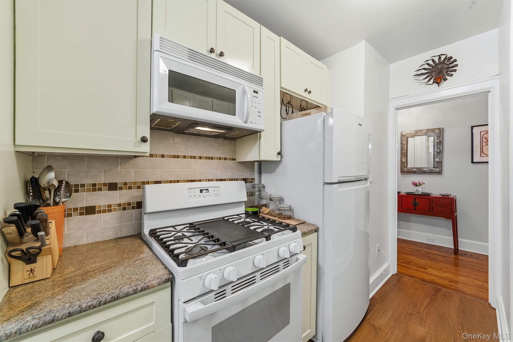294 Bronxville Road, Unit 1F photo 16