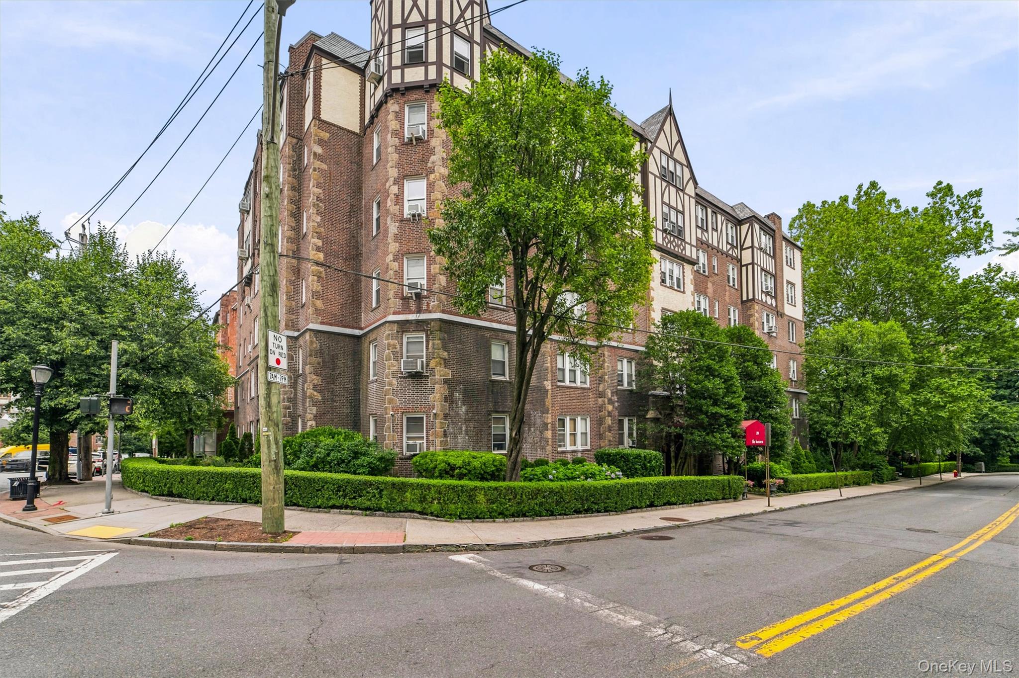 294 Bronxville Road, Unit 1F photo 2