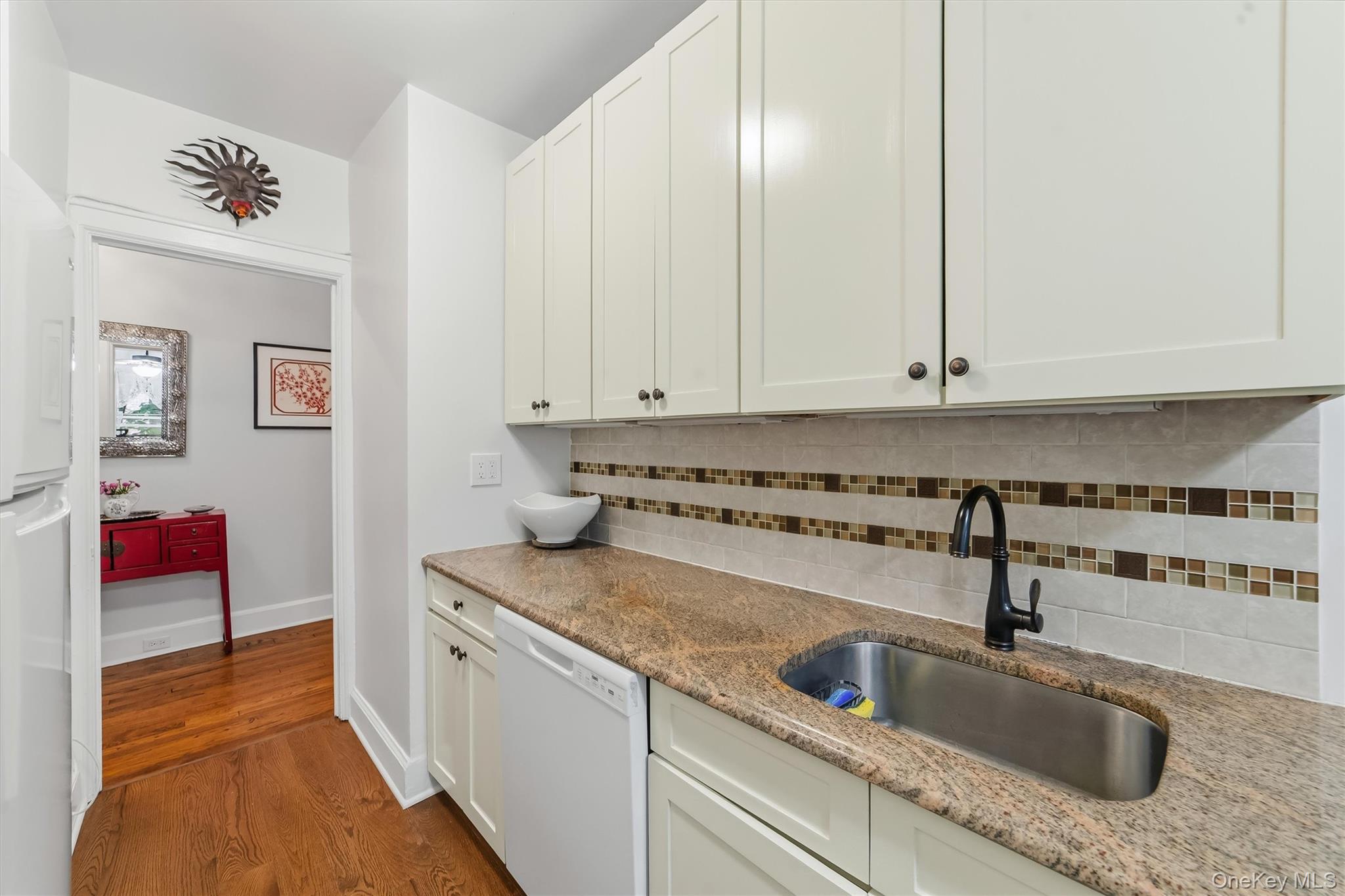 294 Bronxville Road, Unit 1F photo 17