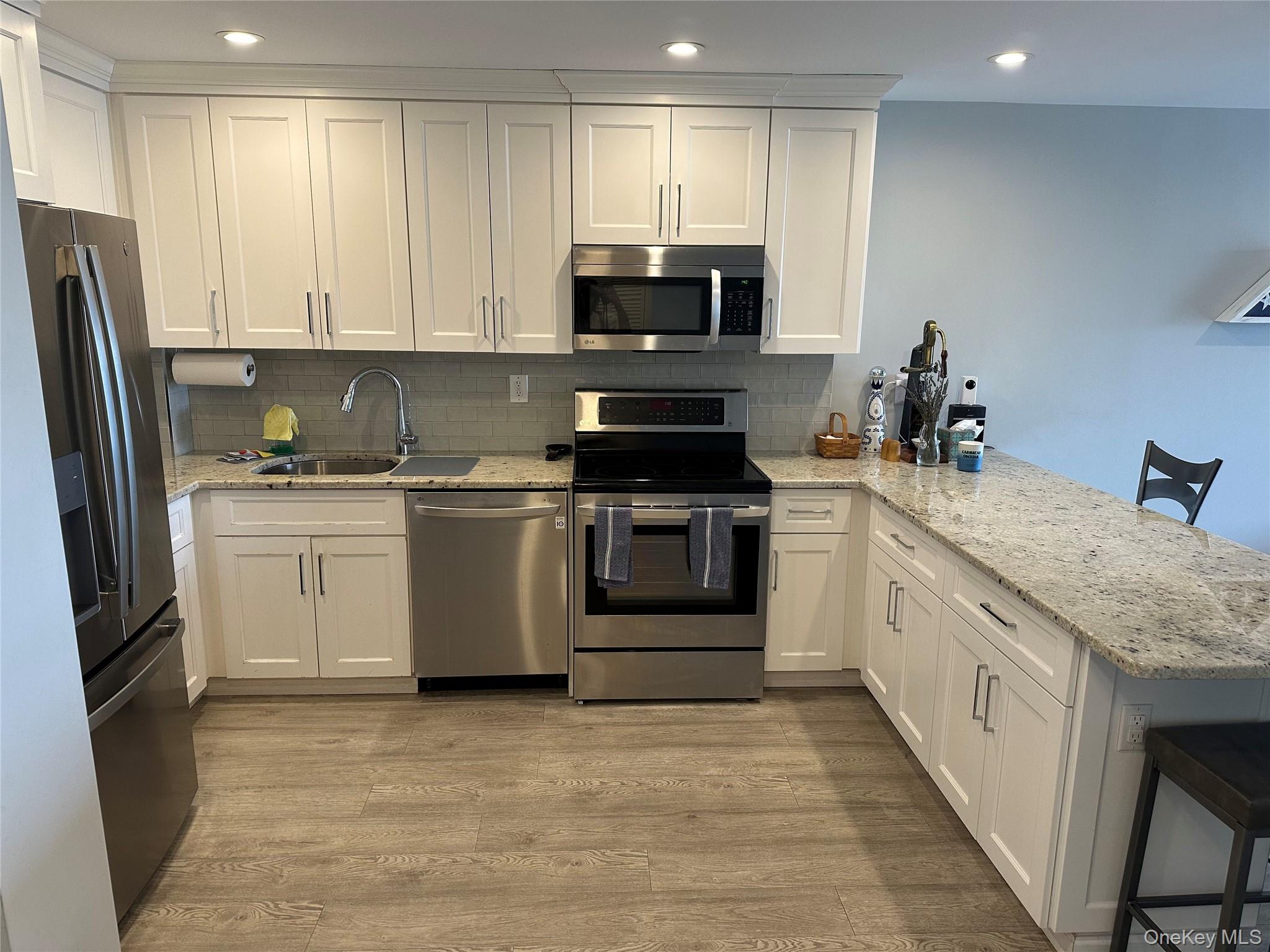 360 Shore Road, Unit 8H photo 5