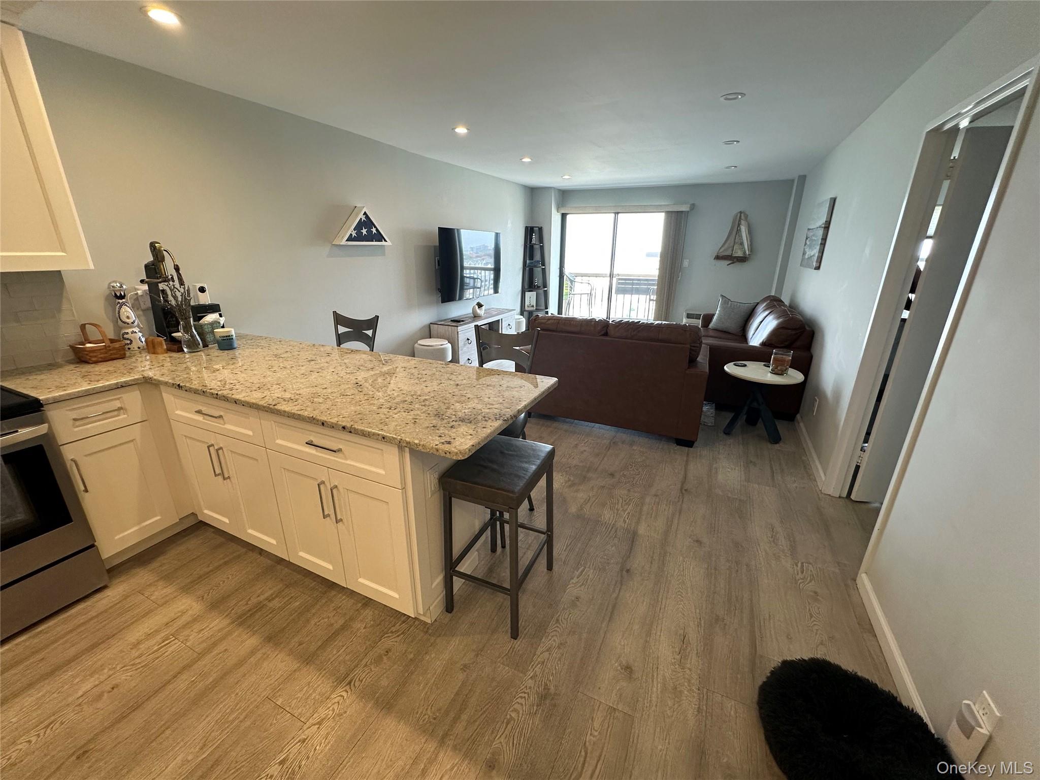 360 Shore Road, Unit 8H photo 7