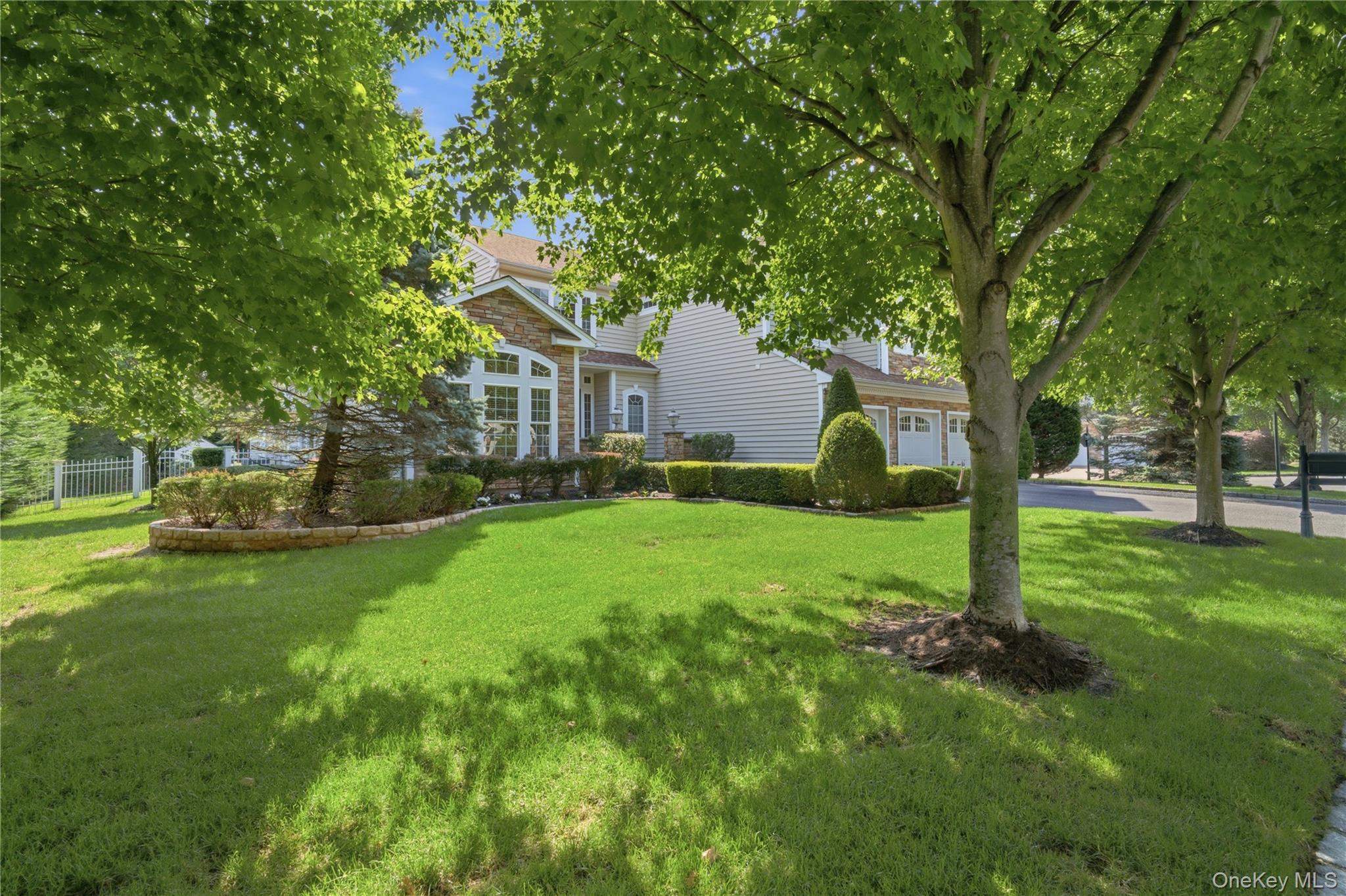 35 Monterrey Drive – For Sale