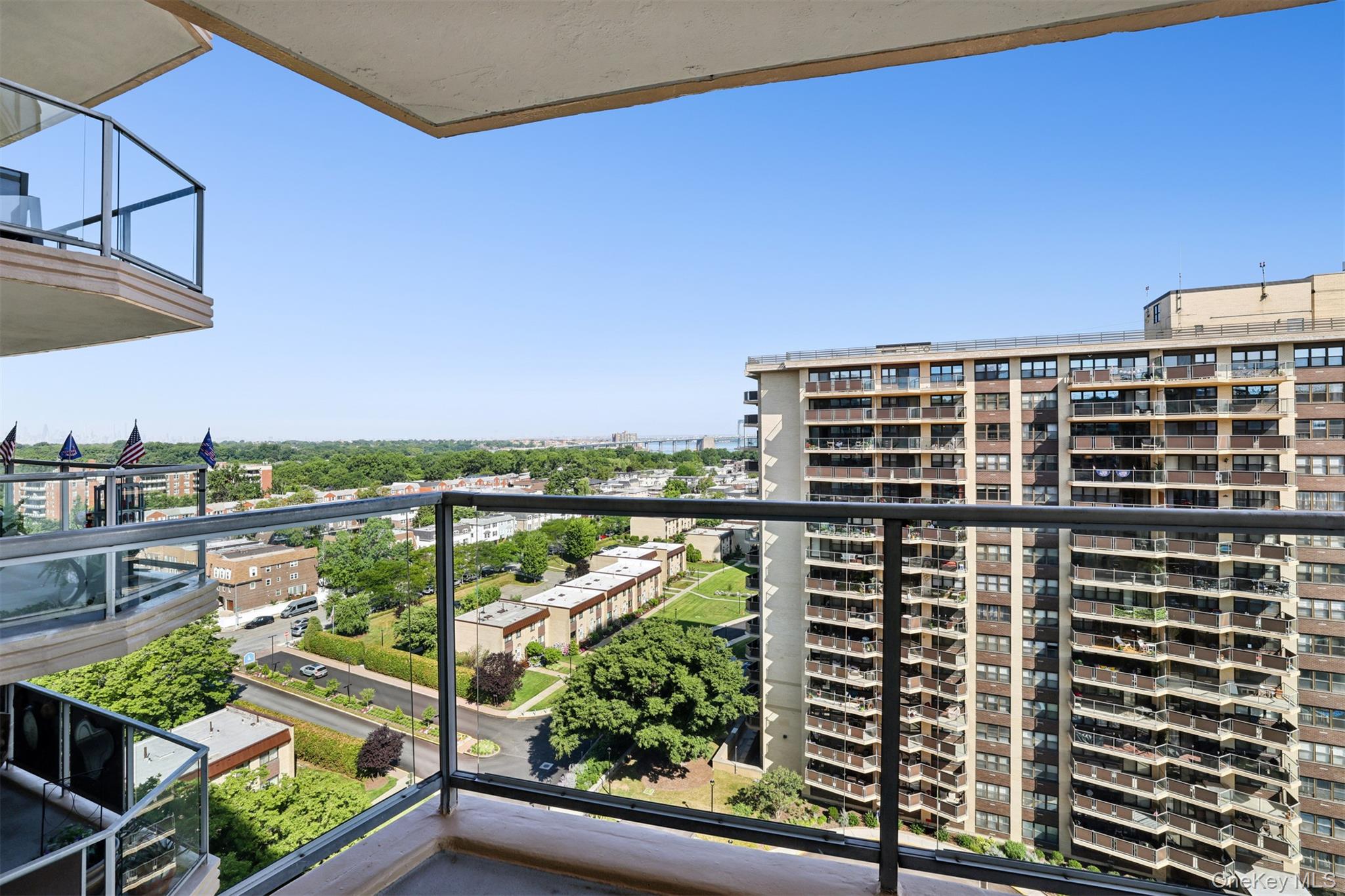 18-15 215th Street, Unit 15L photo 3