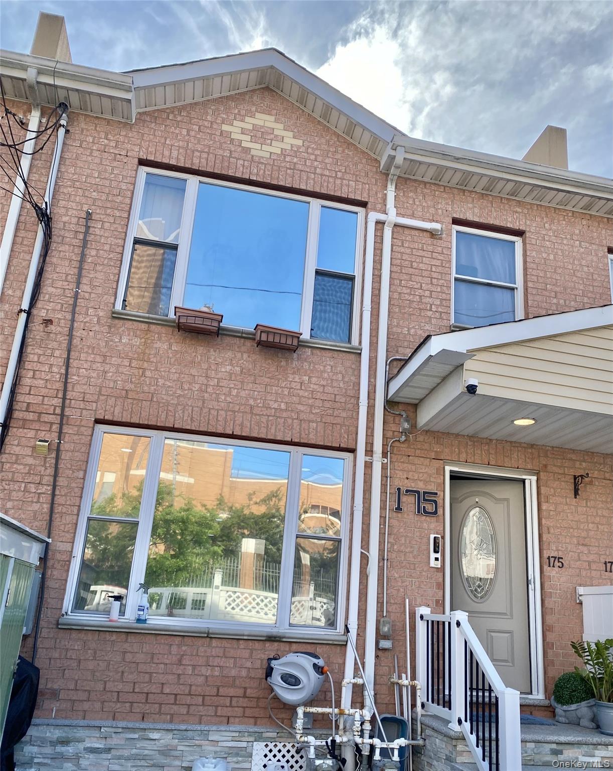 175 Beach 29 Street – For Sale