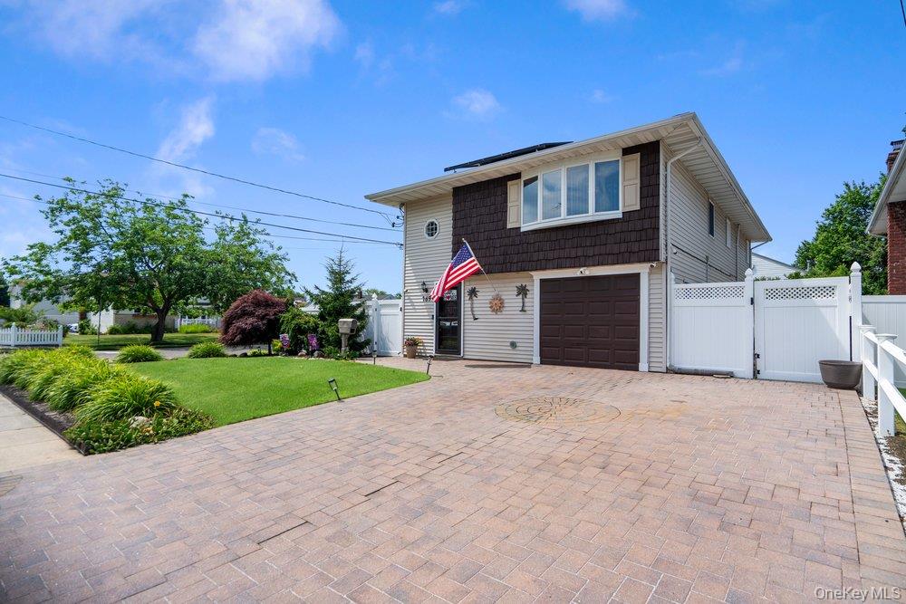 169 Wyona Avenue – For Sale photo 2