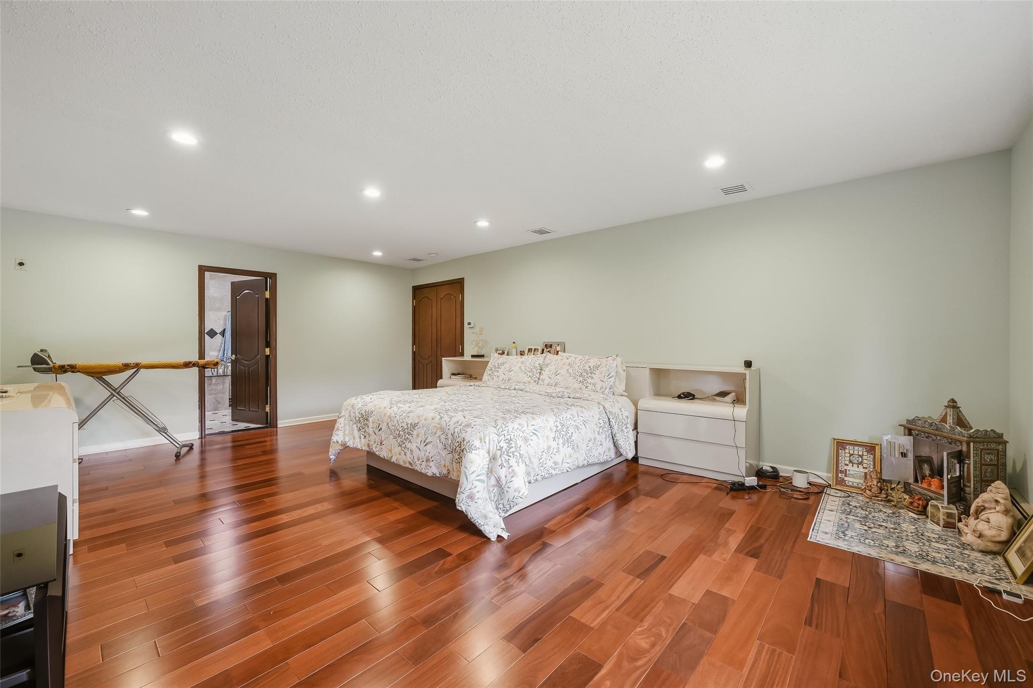 10 Deforest Court – For Sale photo 19