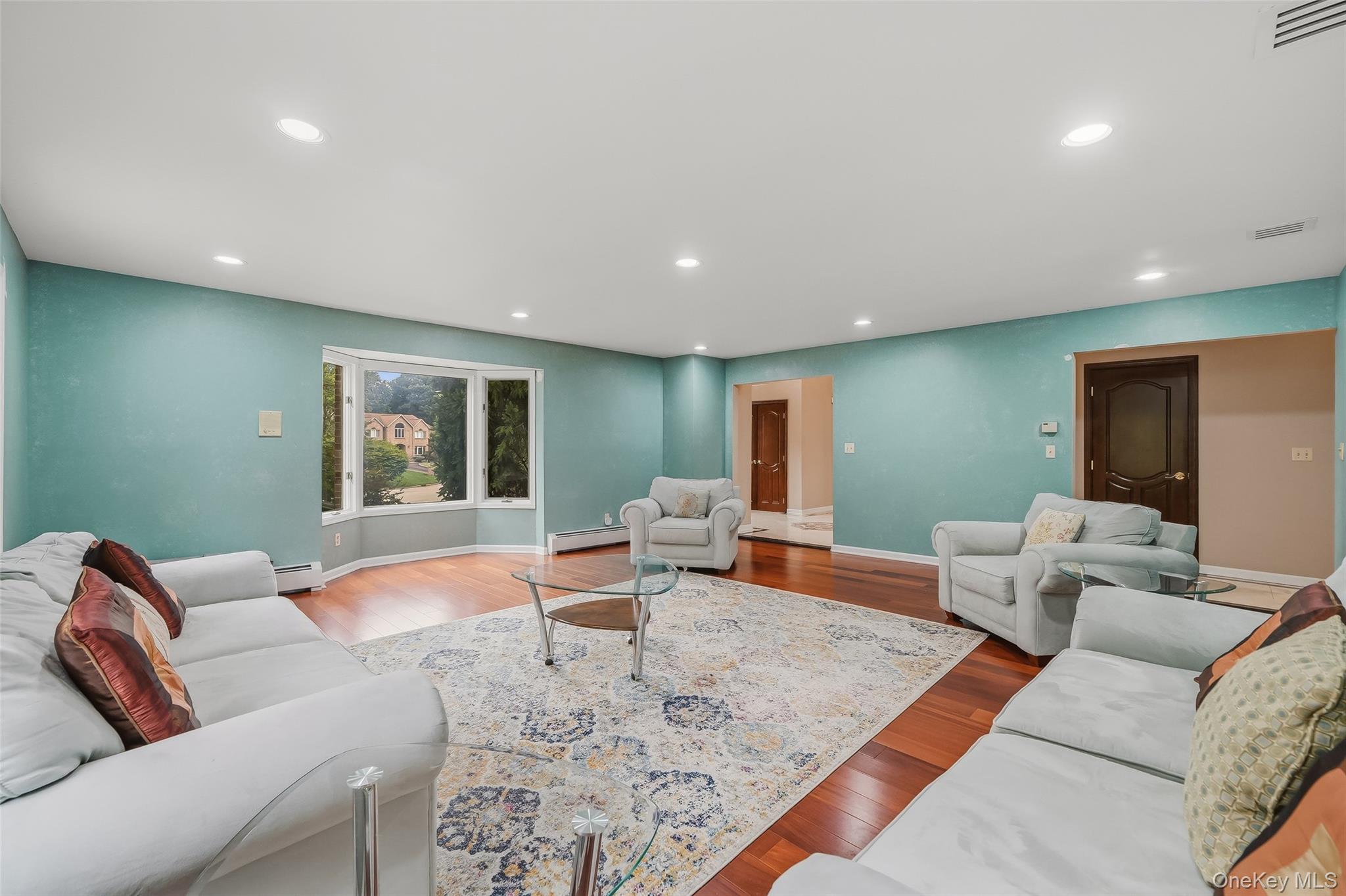 10 Deforest Court – For Sale photo 14