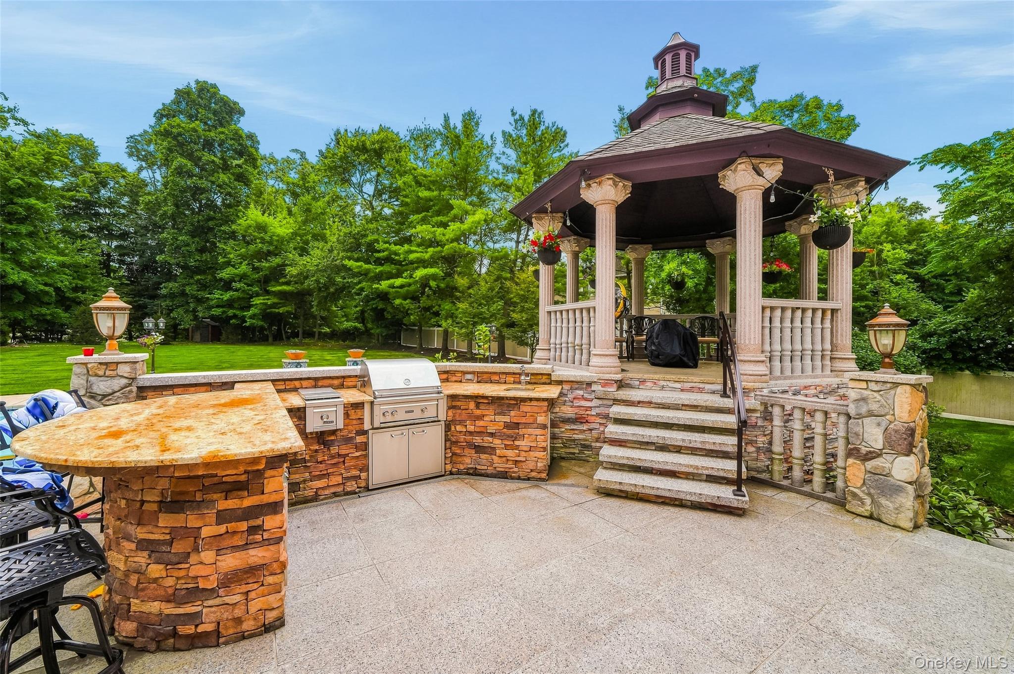 10 Deforest Court – For Sale photo 25