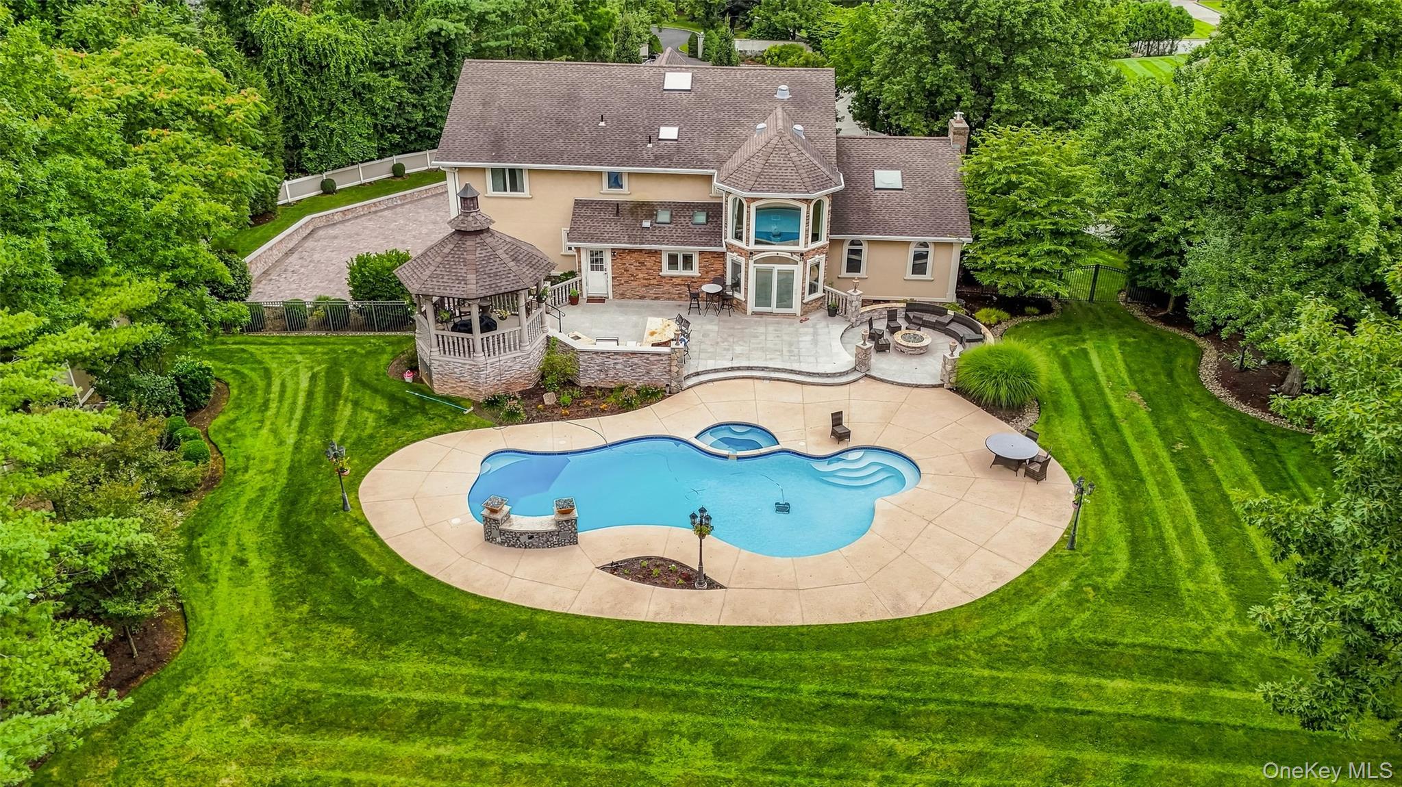 10 Deforest Court – For Sale