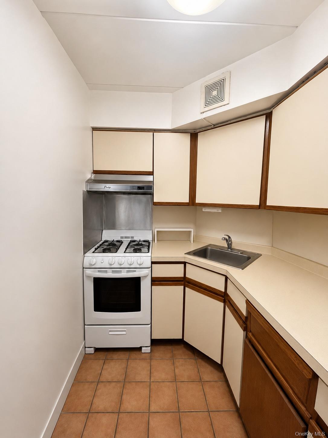 139-35 35th Avenue, Unit 1A photo 9