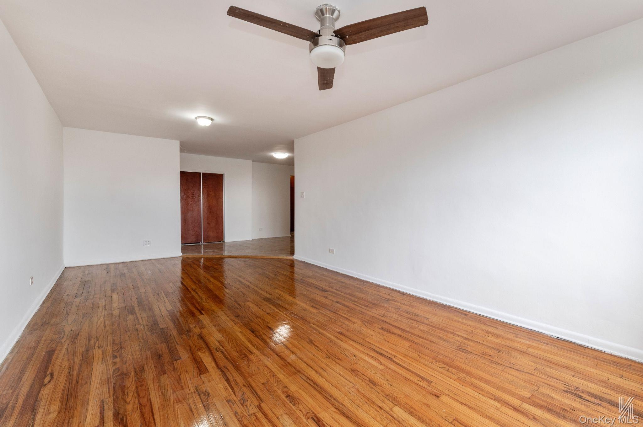 41-42 73rd Street, Unit 5B photo 4