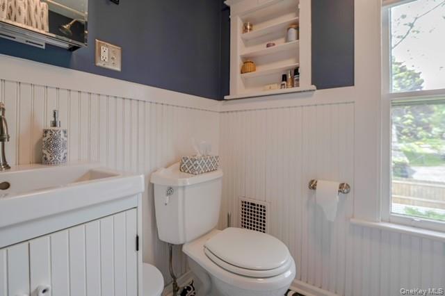 957 Columbia Street – For Sale photo 13