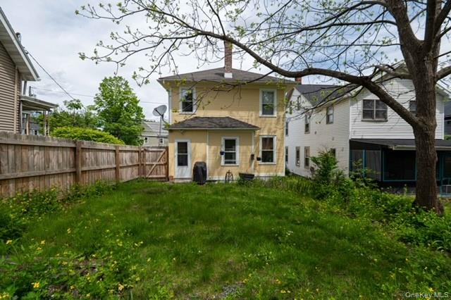957 Columbia Street – For Sale photo 2