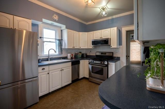 957 Columbia Street – For Sale photo 9