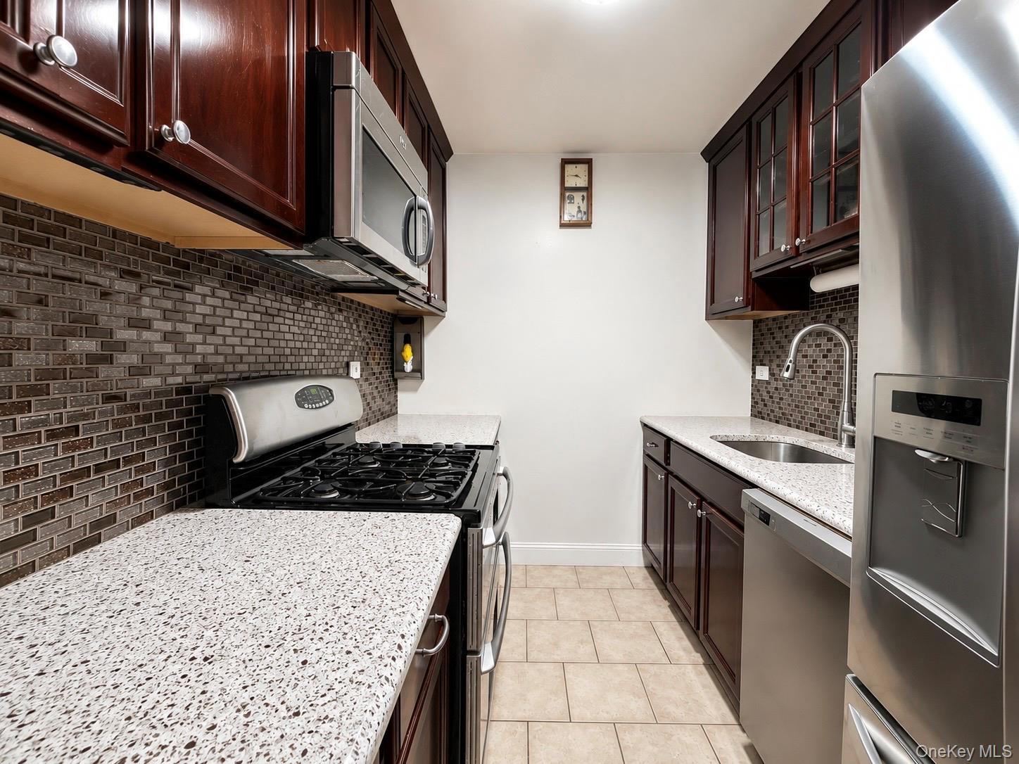 61-20 Grand Central Parkway, Unit B303 photo 8