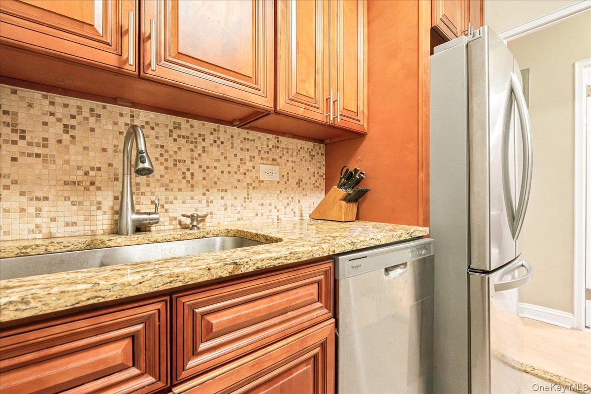 70-25 Yellowstone Boulevard, Unit 7X photo 13