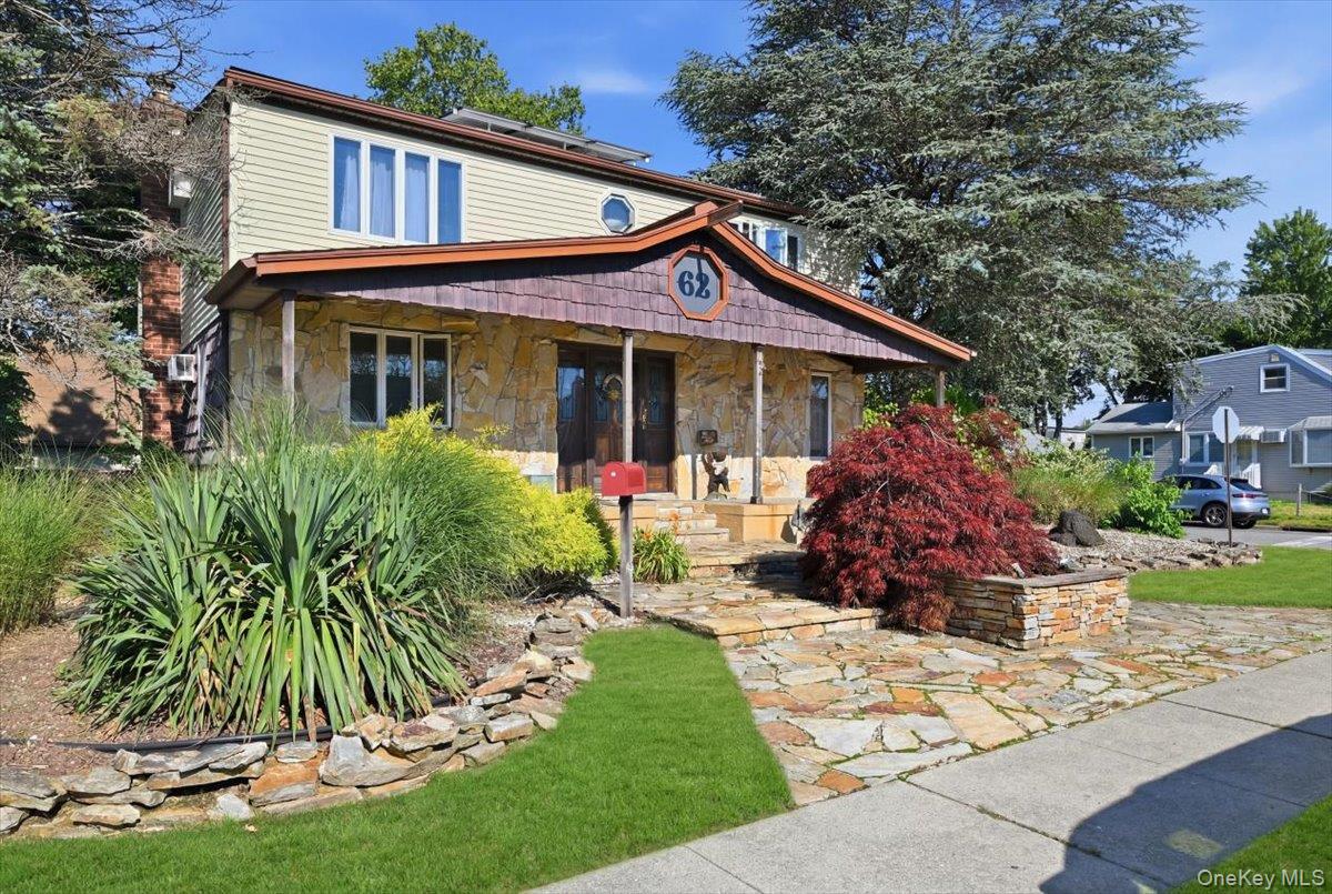 62 Linden Boulevard – For Sale