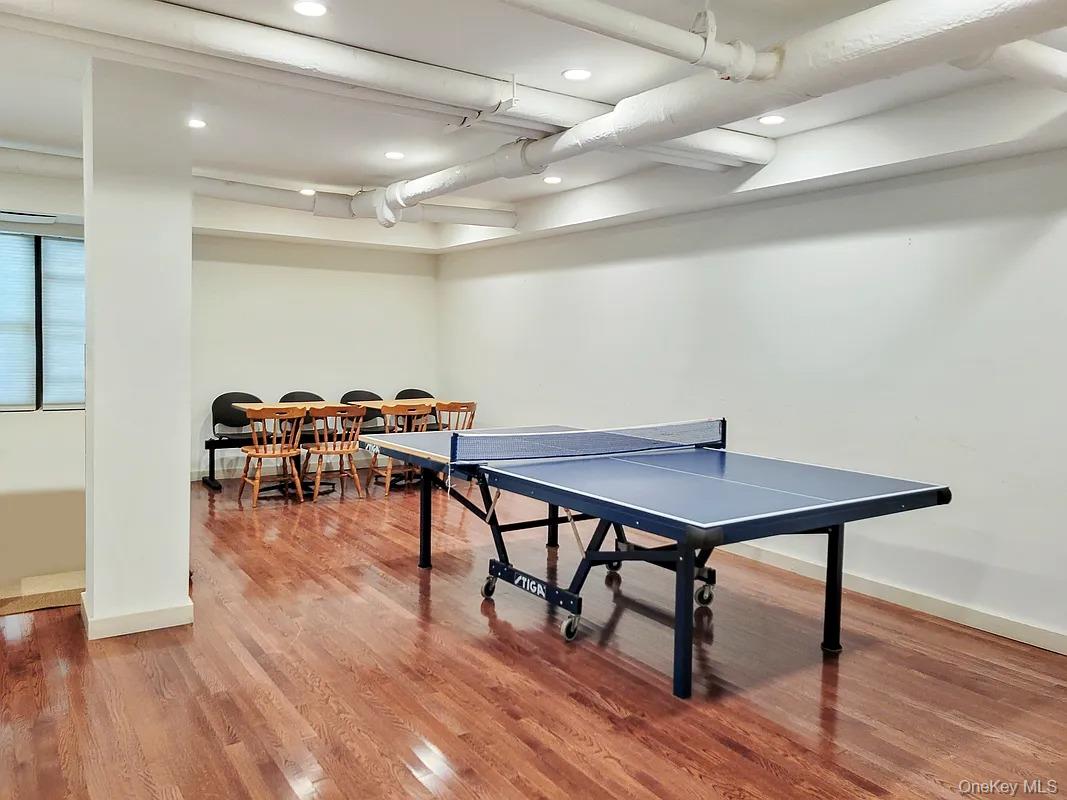 87-10 51 Avenue, Unit 4R photo 12