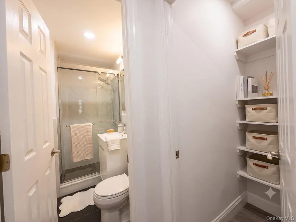 87-10 51 Avenue, Unit 4R photo 5
