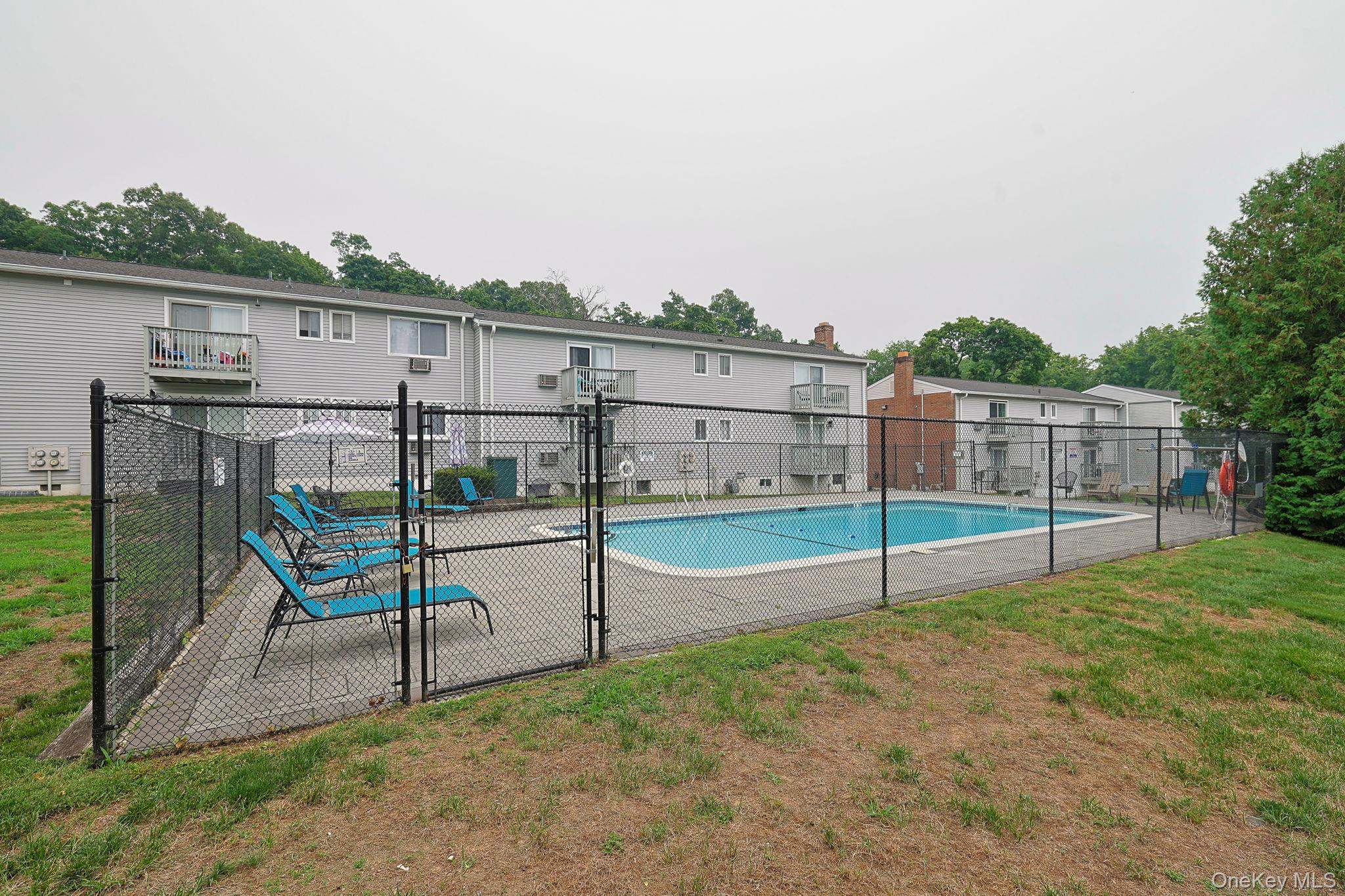 2740 South Road, Unit G14 photo 19