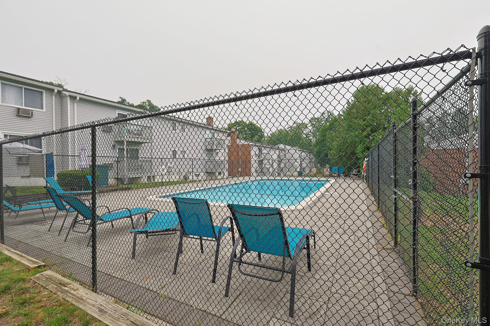 2740 South Road, Unit G14 photo 18