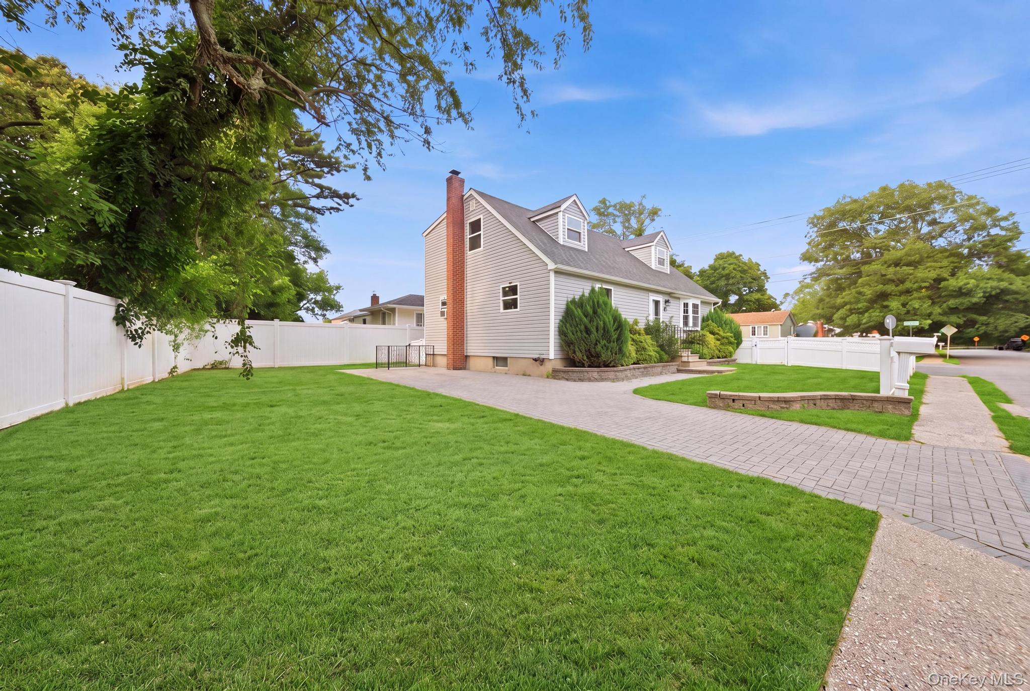 85 Schleigel Boulevard – For Sale photo 3