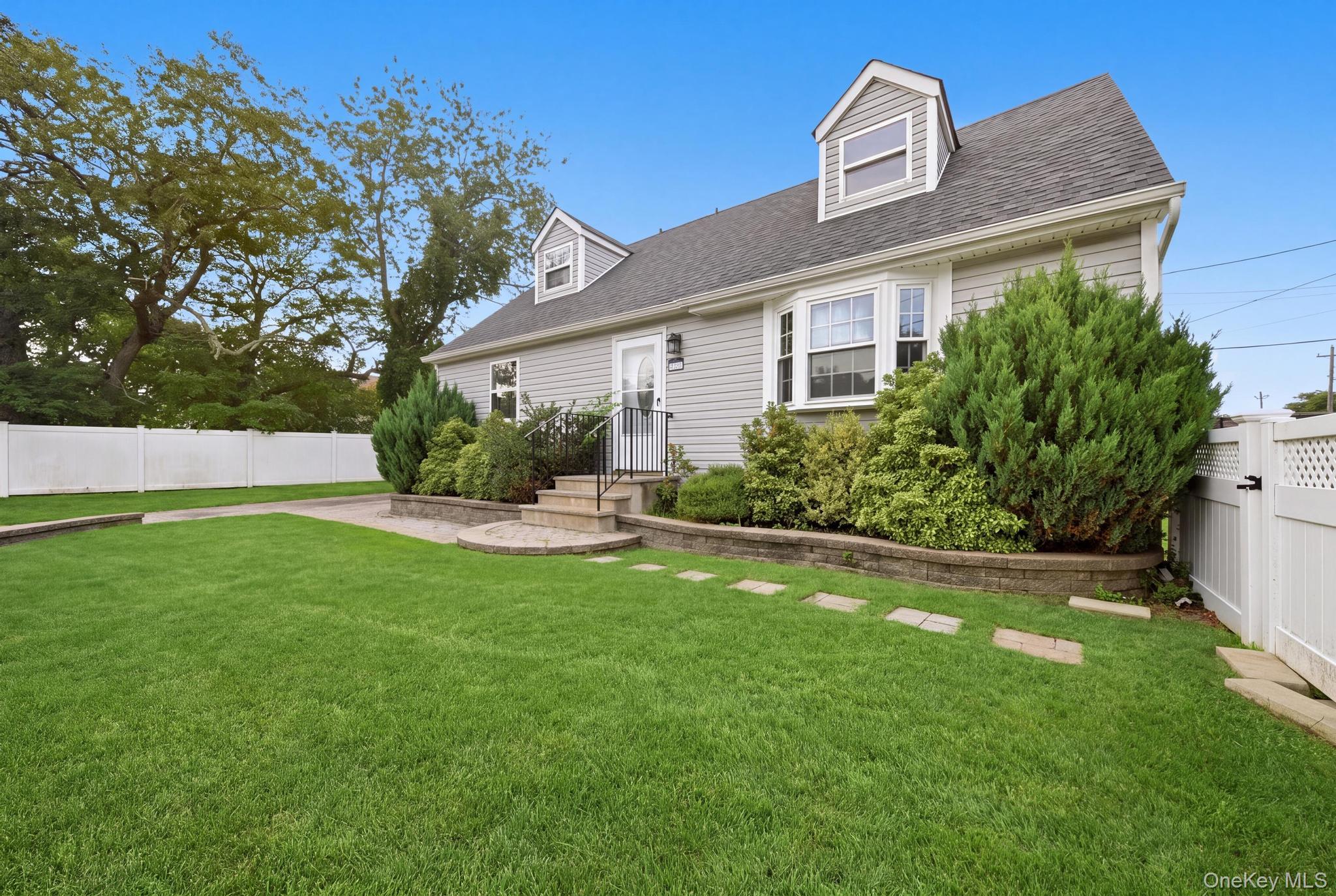 85 Schleigel Boulevard – For Sale photo 2
