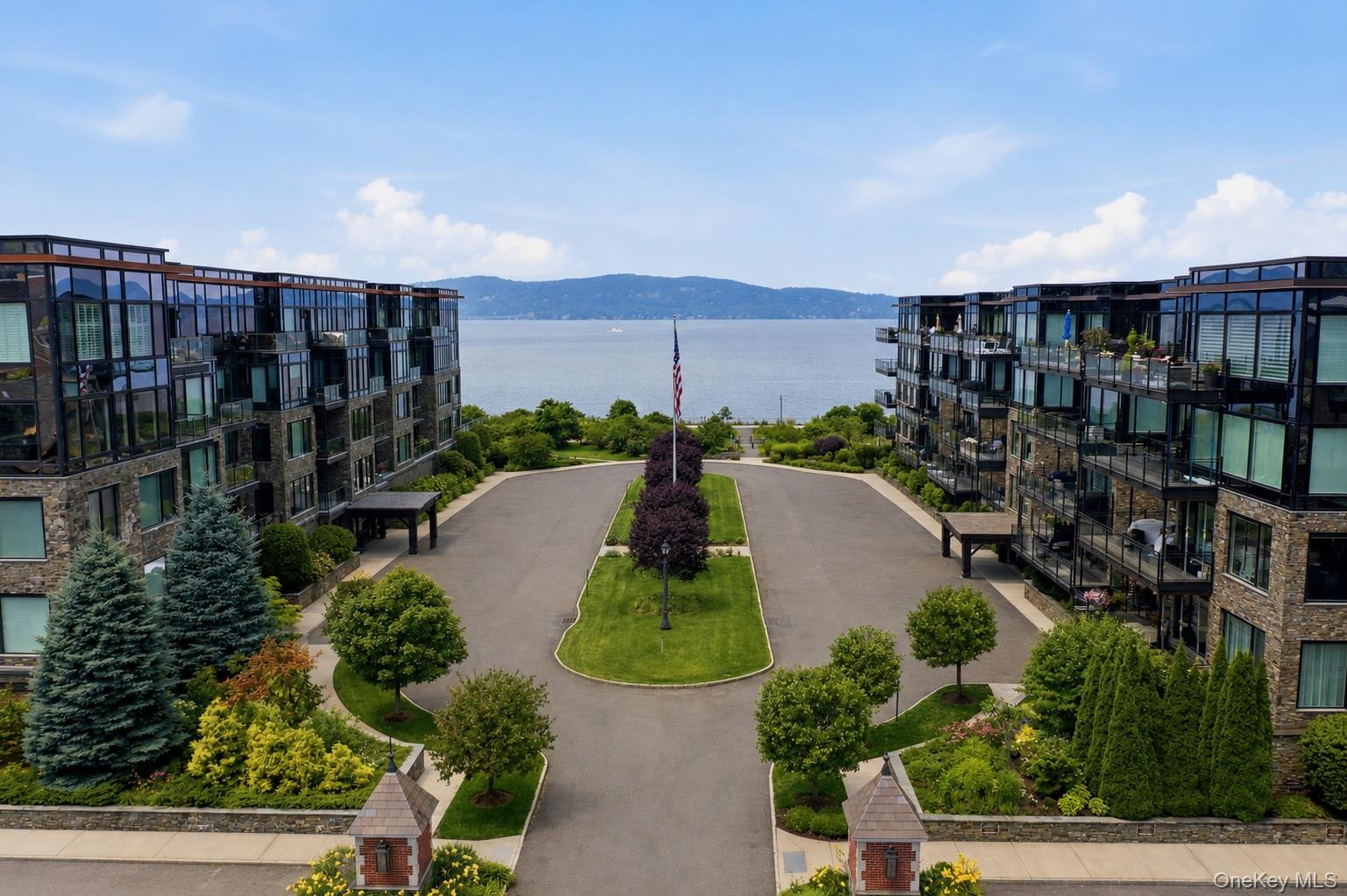 16 Rivers Edge Drive, Unit 201