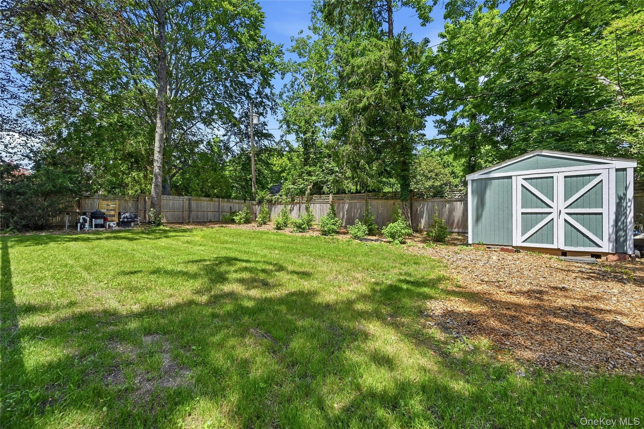 425 Maple Lane – For Sale photo 38
